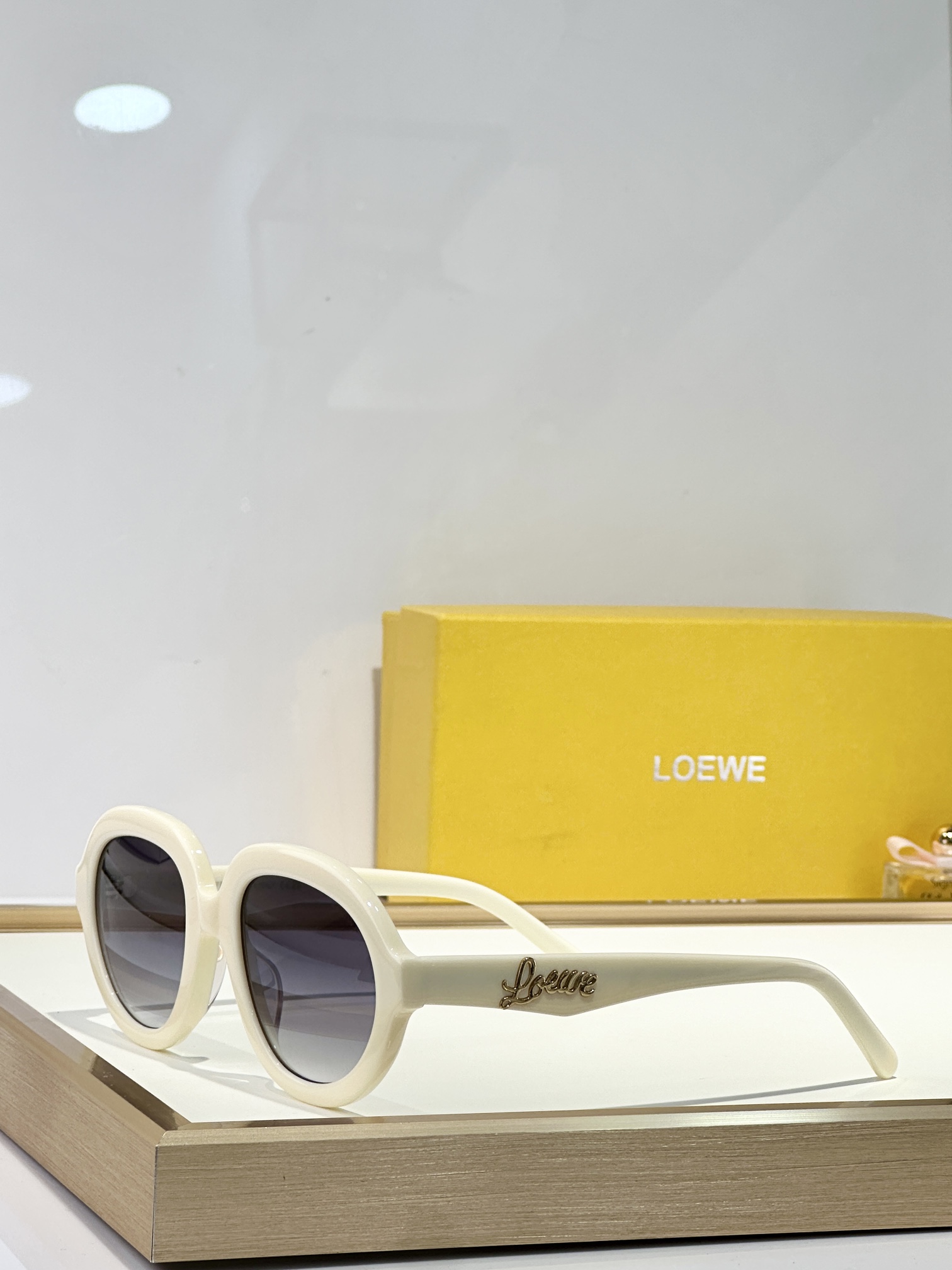  LOEWE
MOD：LW40105F
Size：51口21 145

