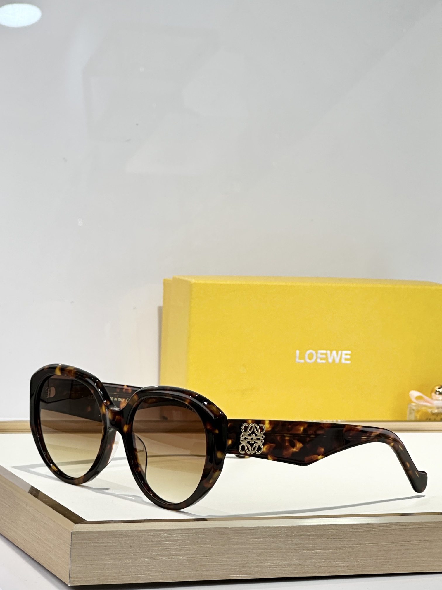  LOEWE
MODEL：LW40102U
SIZE：56口18-145
