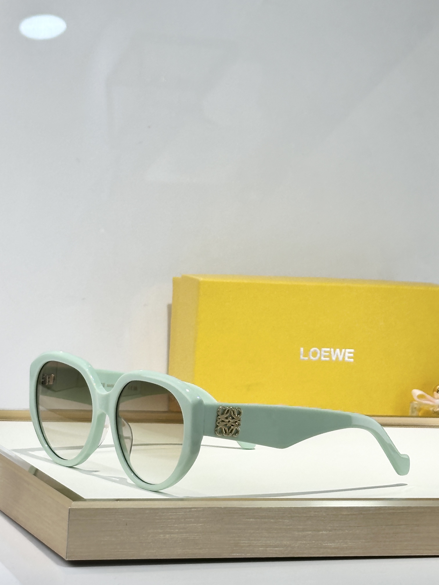  LOEWE
MODEL：LW40102U
SIZE：56口18-145

