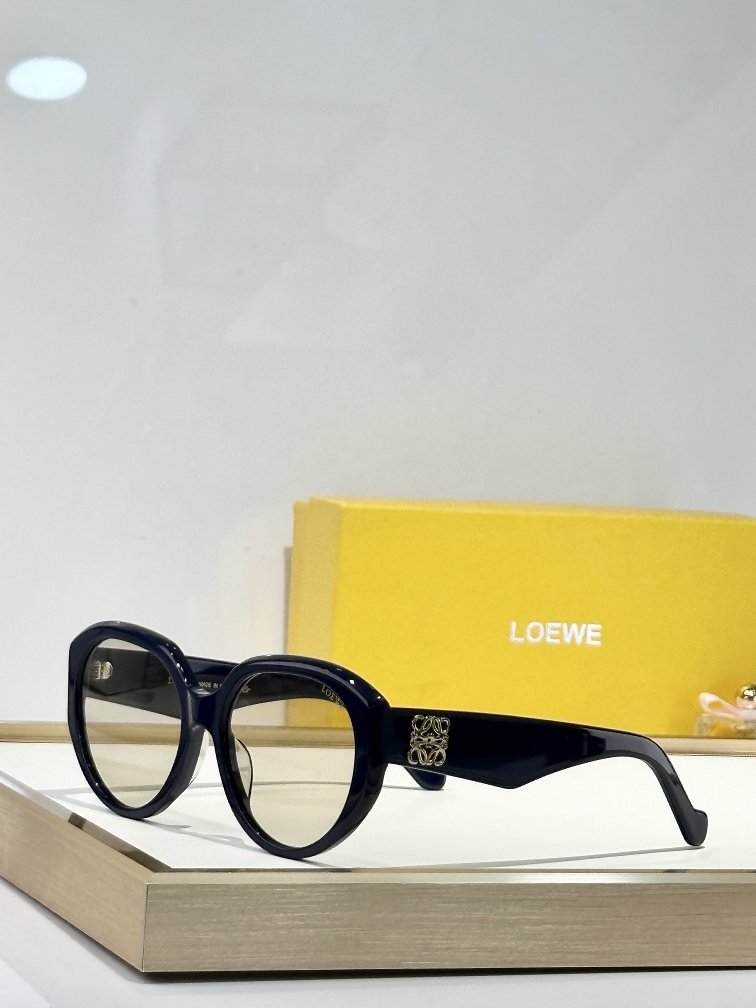  LOEWE
MODEL：LW40102U
SIZE：56口18-145
