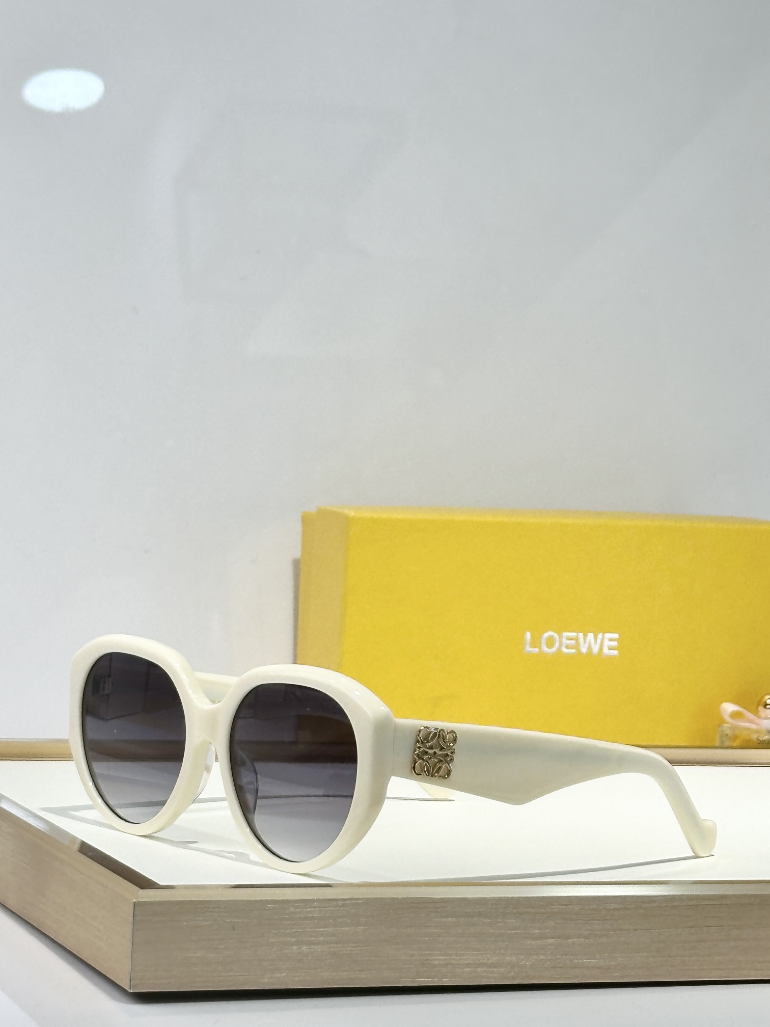  LOEWE
MODEL：LW40102U
SIZE：56口18-145

