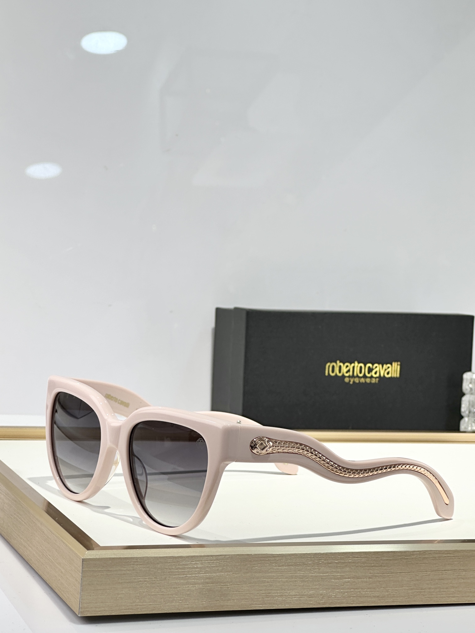  Roberto Cavalie*
MODEL：SRC054
SIZE：55口20-145

