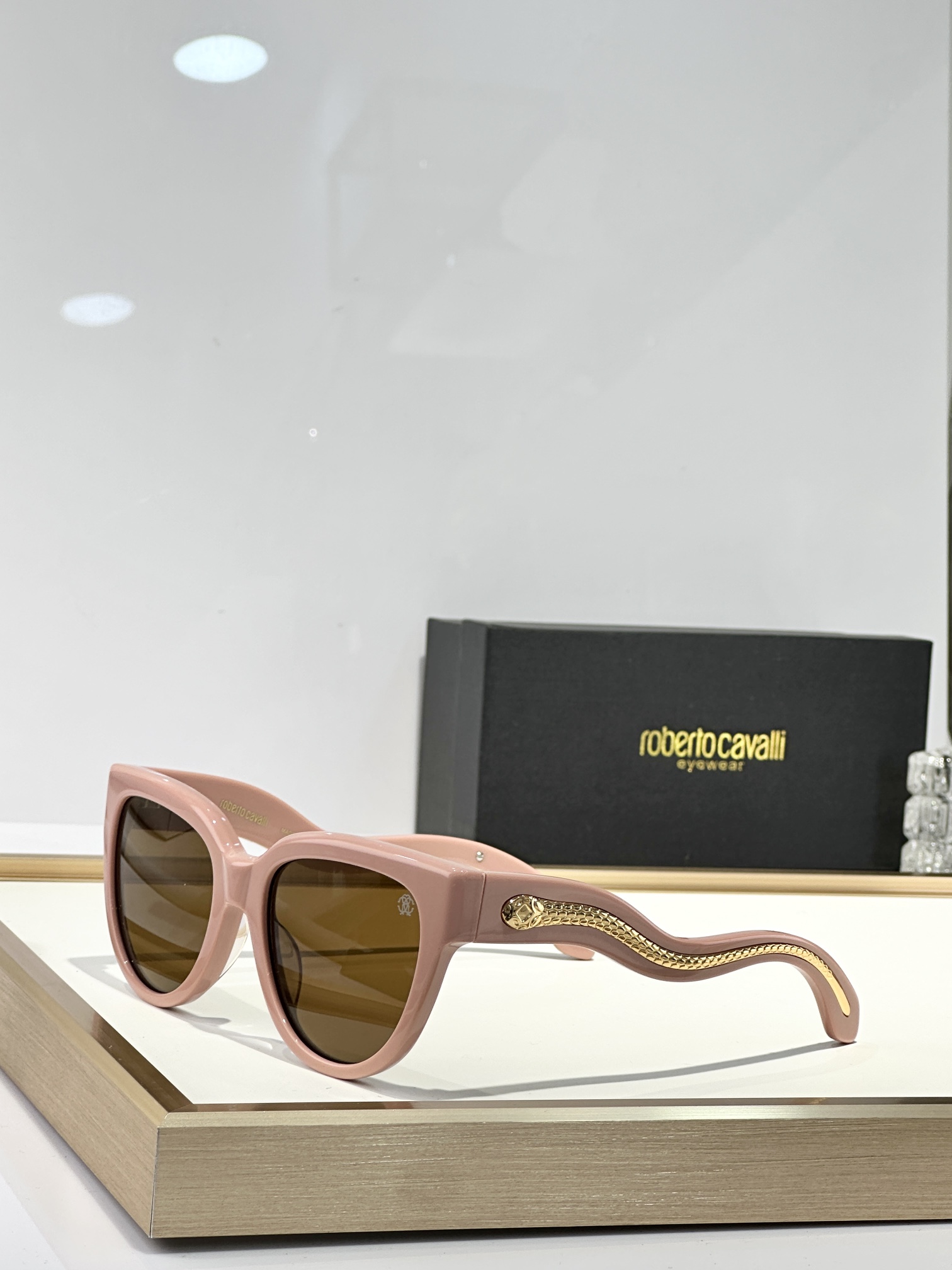  Roberto Cavalie*
MODEL：SRC054
SIZE：55口20-145

