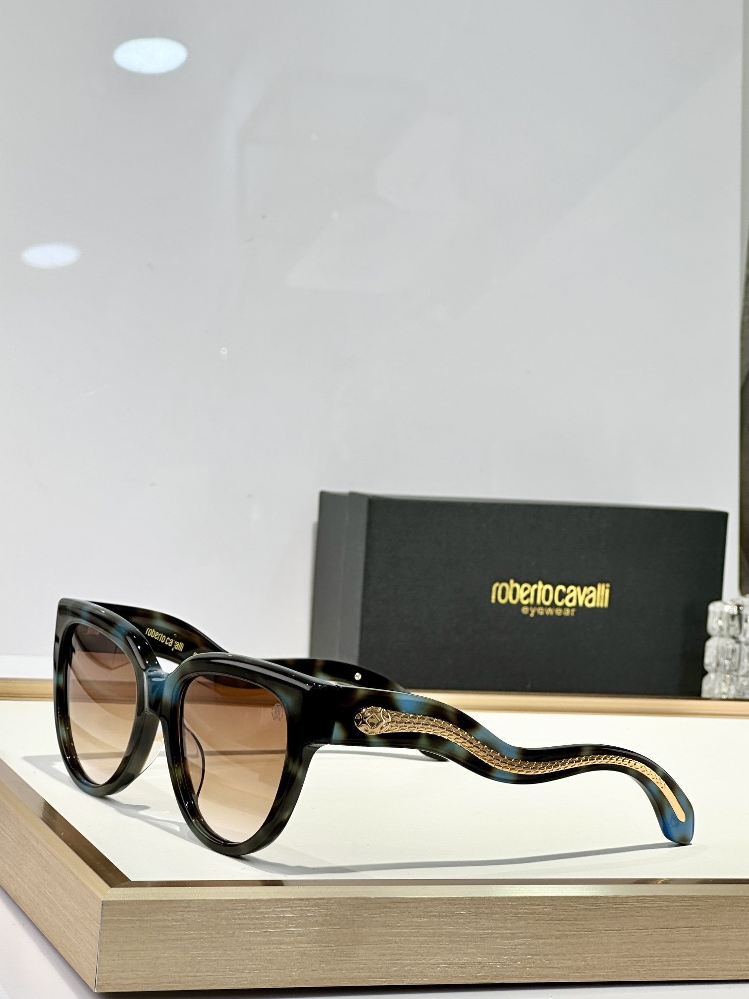  Roberto Cavalie*
MODEL：SRC054
SIZE：55口20-145
