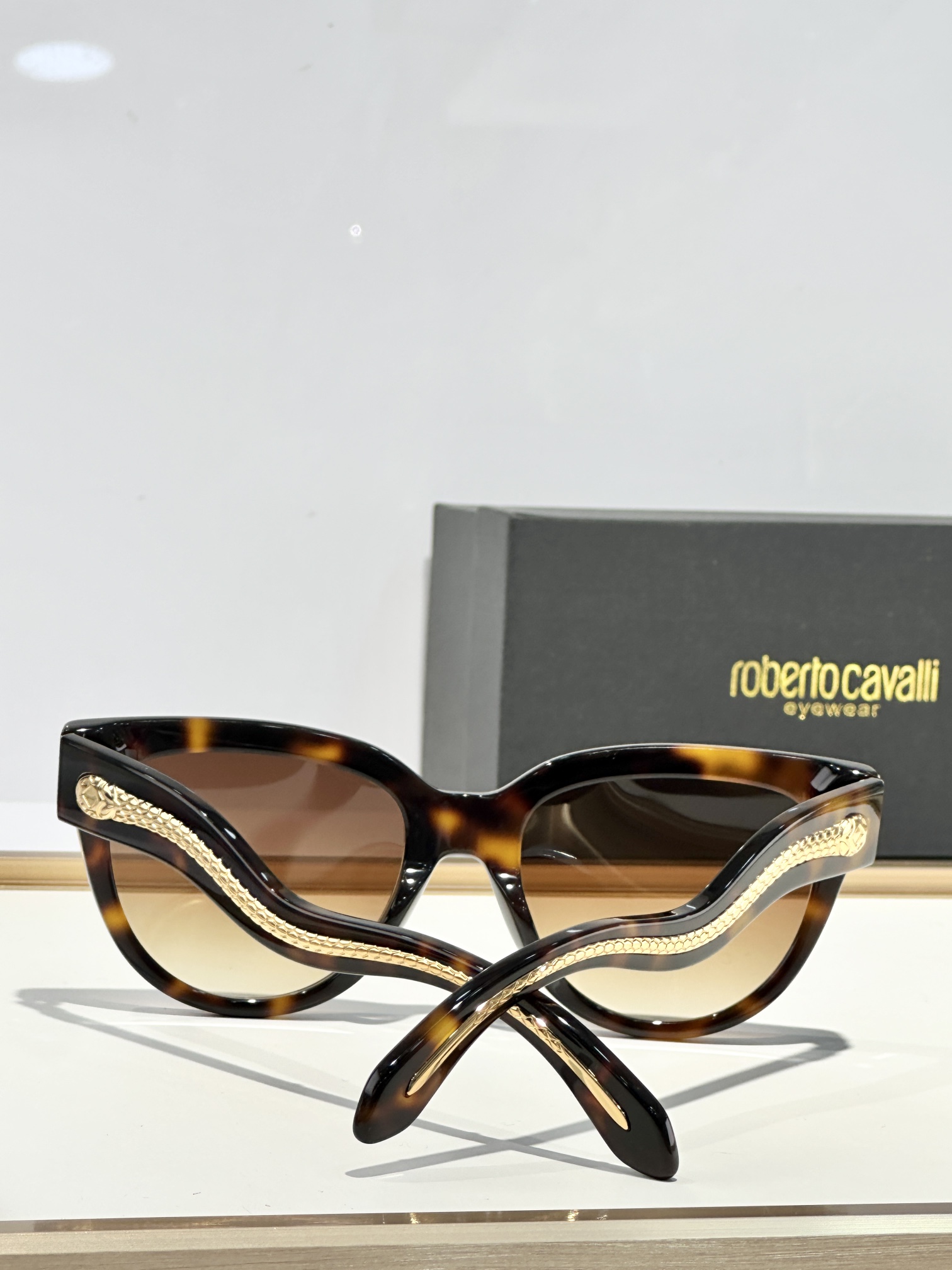  Roberto Cavalie*
MODEL：SRC054
SIZE：55口20-145
