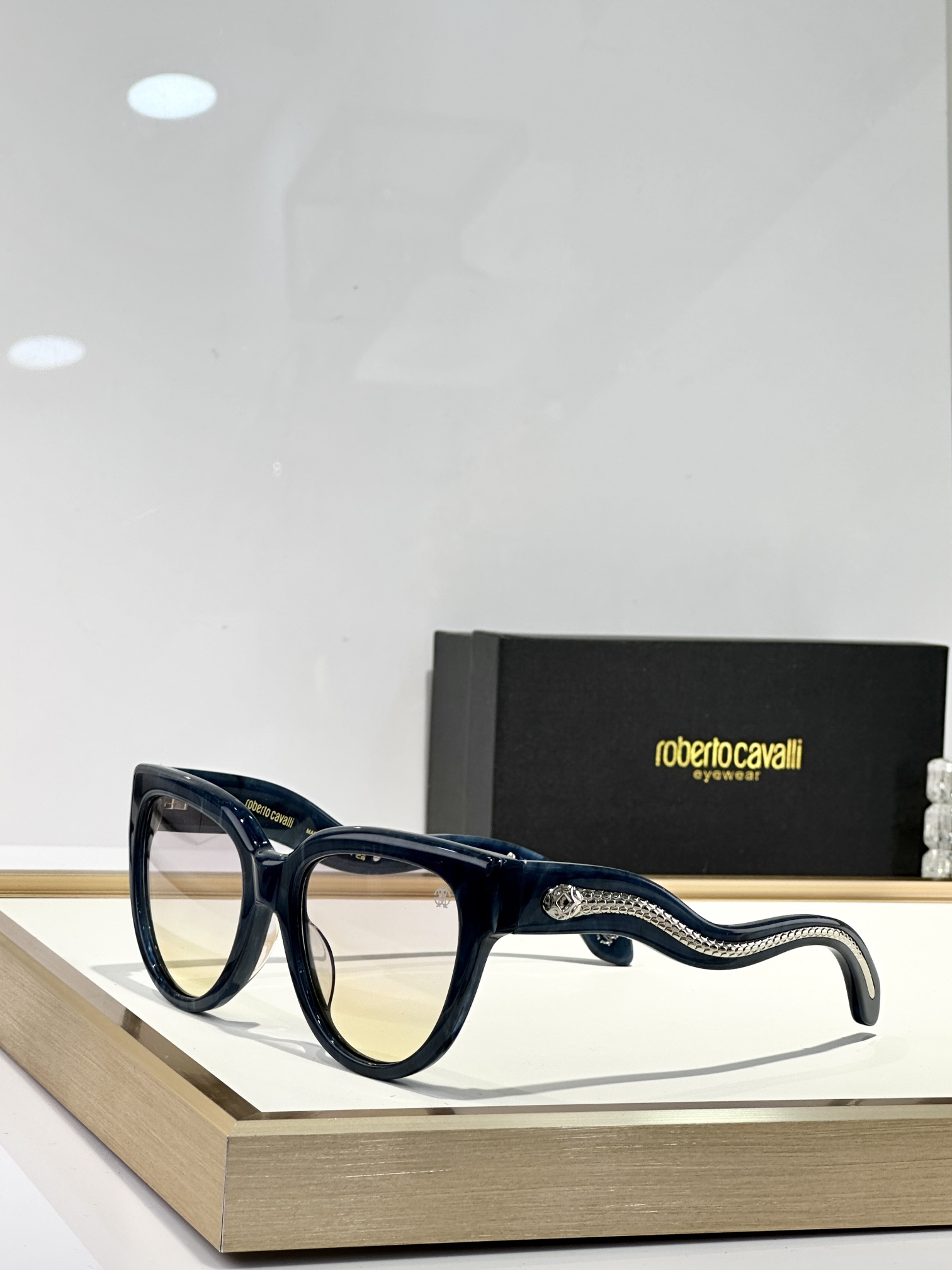  Roberto Cavalie*
MODEL：SRC054
SIZE：55口20-145

