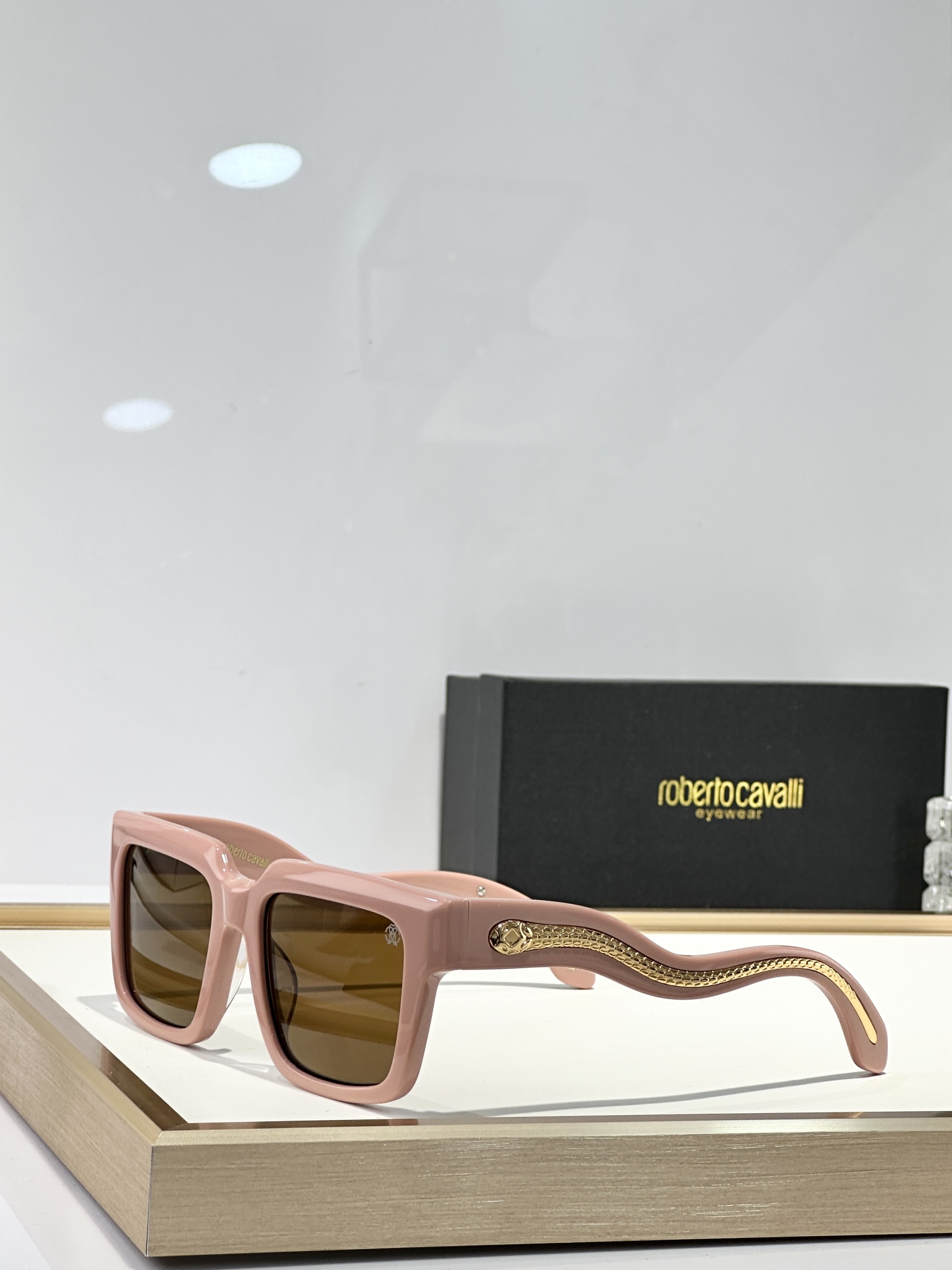  Roberto Cavalie*
MODEL：SRC055
SIZE：54口19-145
