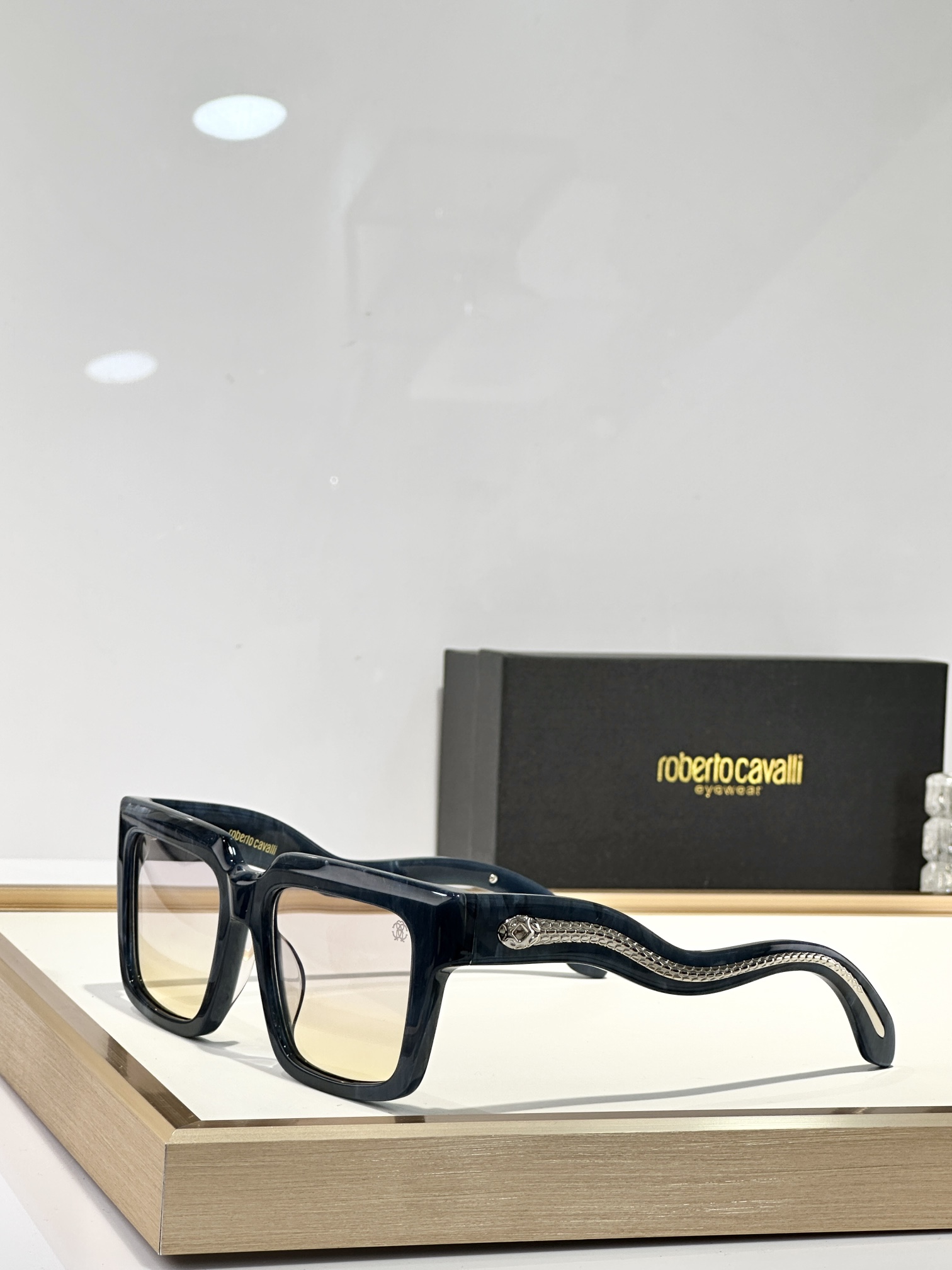  Roberto Cavalie*
MODEL：SRC055
SIZE：54口19-145
