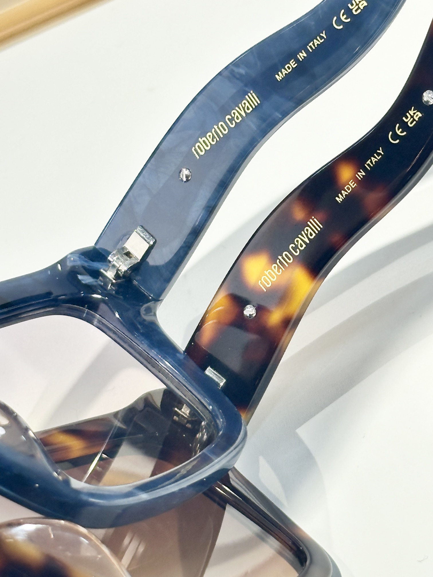  Roberto Cavalie*
MODEL：SRC055
SIZE：54口19-145
