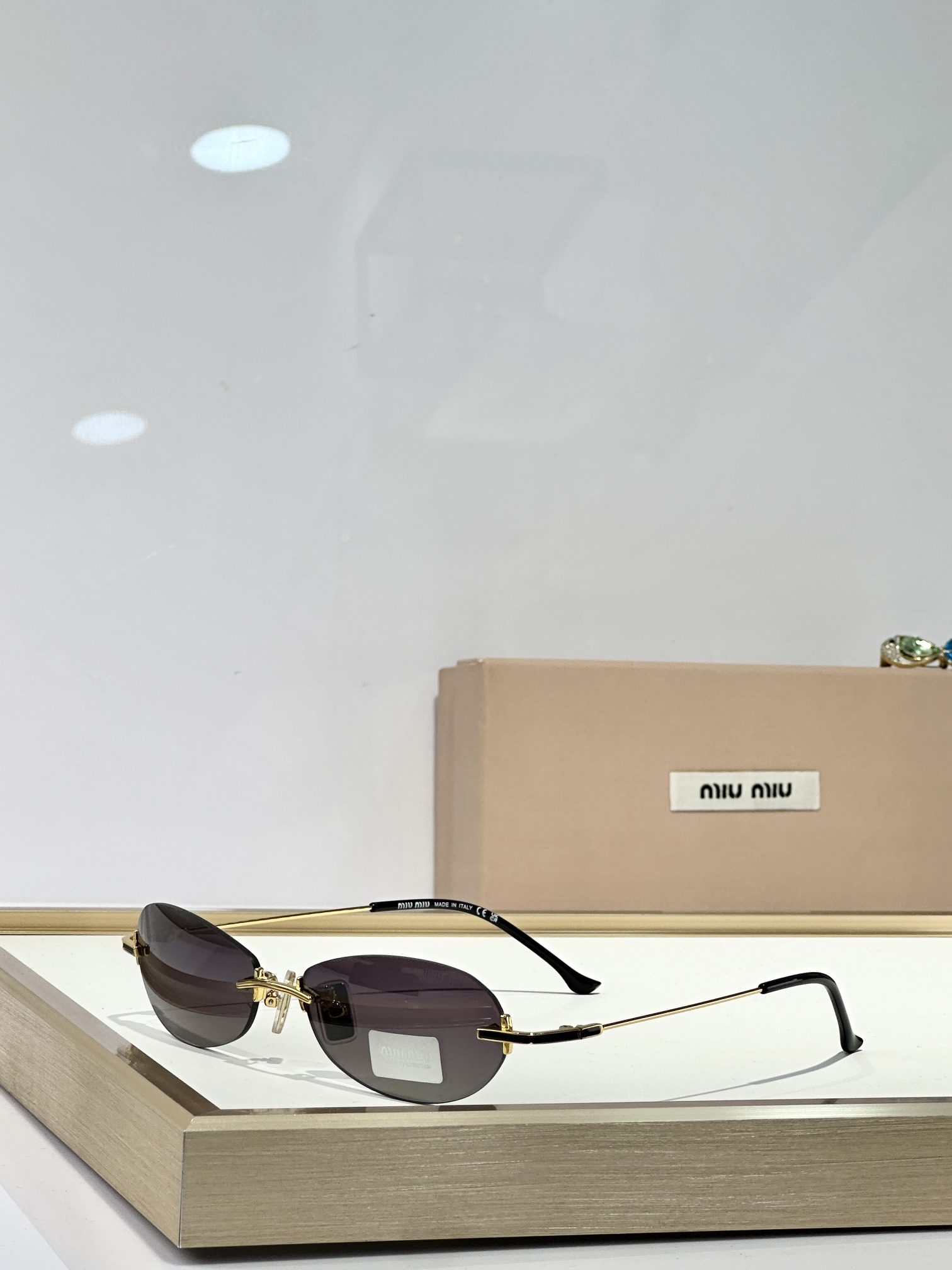  MIU MIU
MODELMU A01
SIZE：54口16-140
