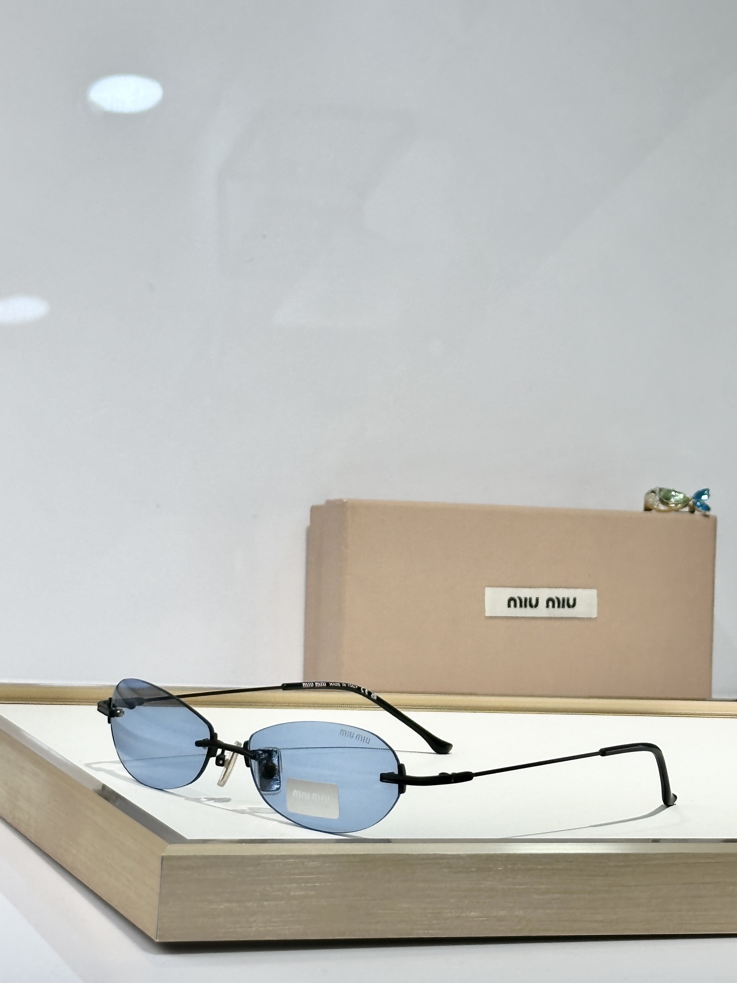  MIU MIU
MODELMU A01
SIZE：54口16-140
