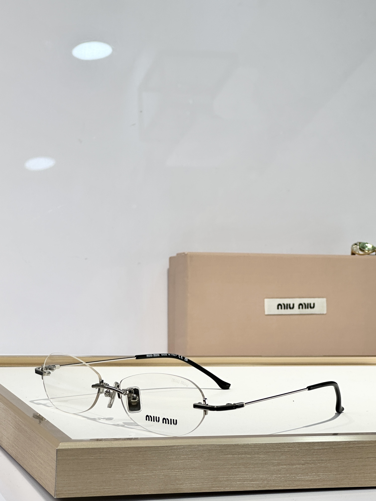  MIU MIU
MODELMU A01
SIZE：54口16-140

