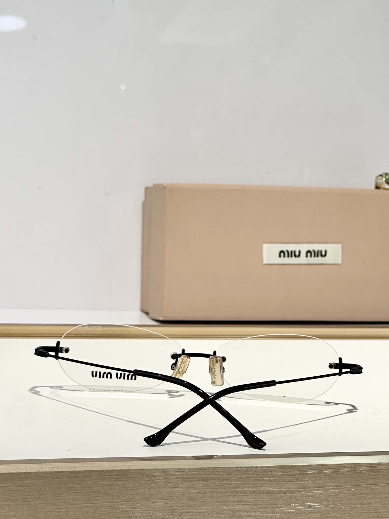  MIU MIU
MODELMU A01
SIZE：54口16-140
