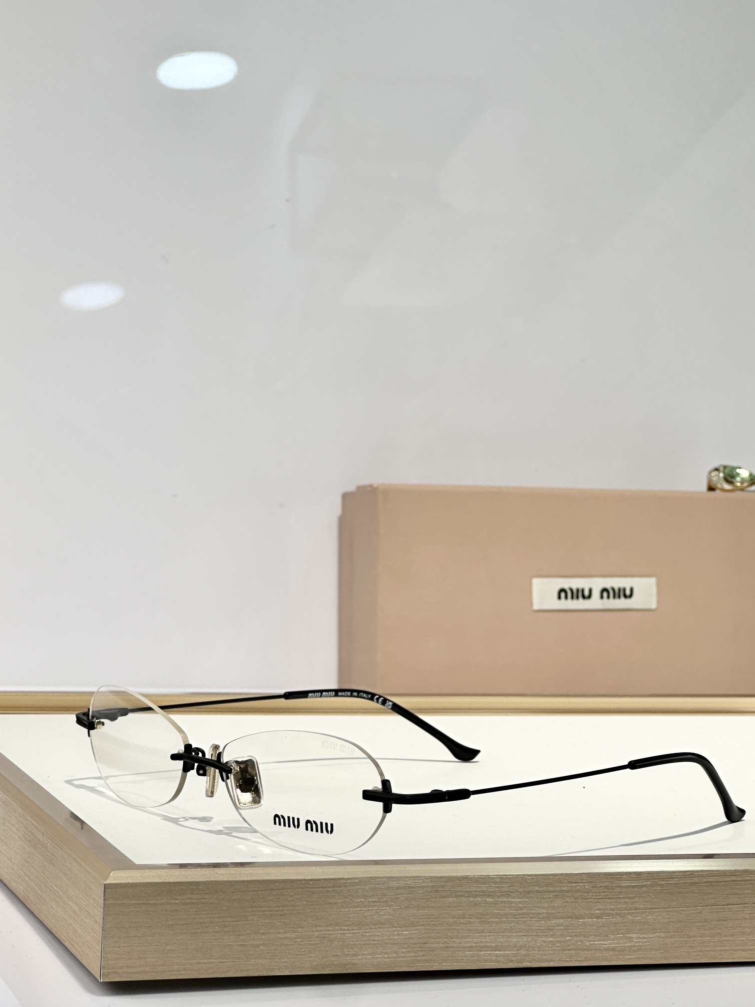  MIU MIU
MODELMU A01
SIZE：54口16-140
