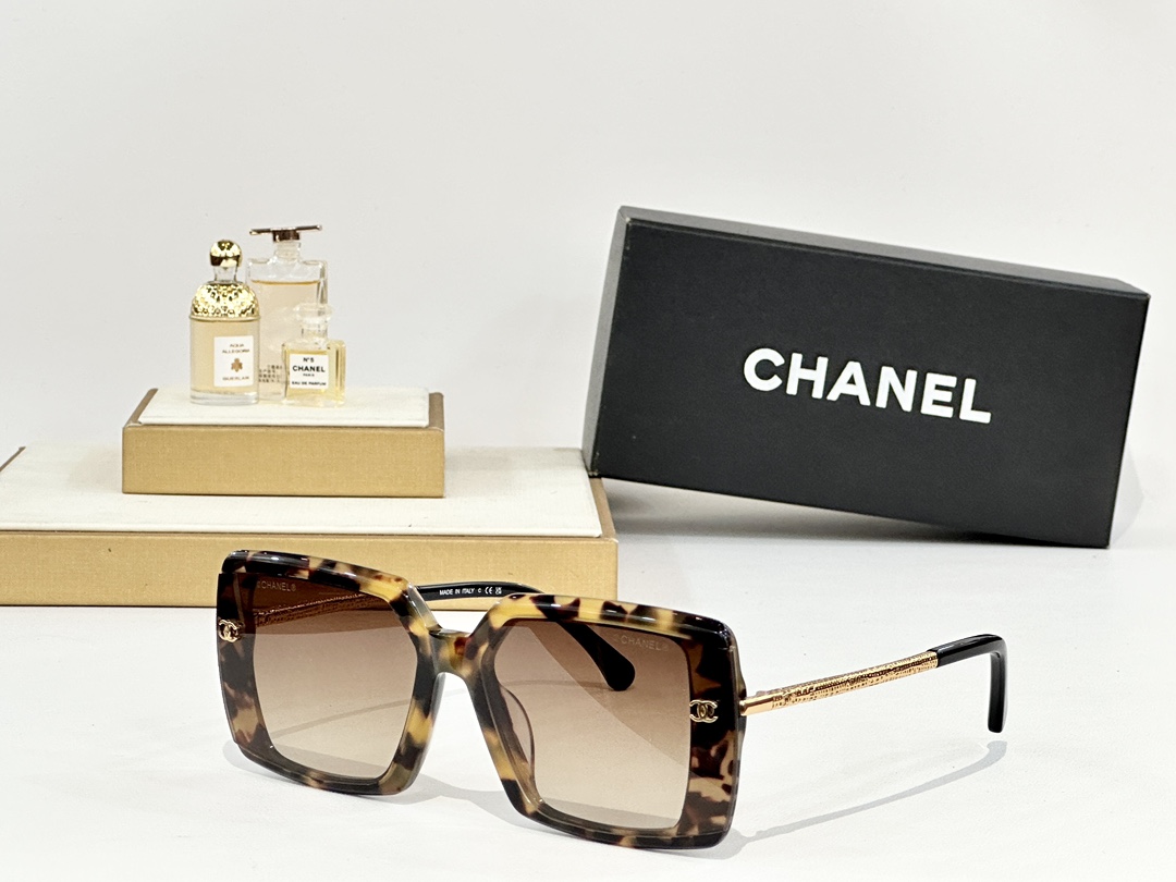  CHANEL
MOD：2212
Size：63口17 145
