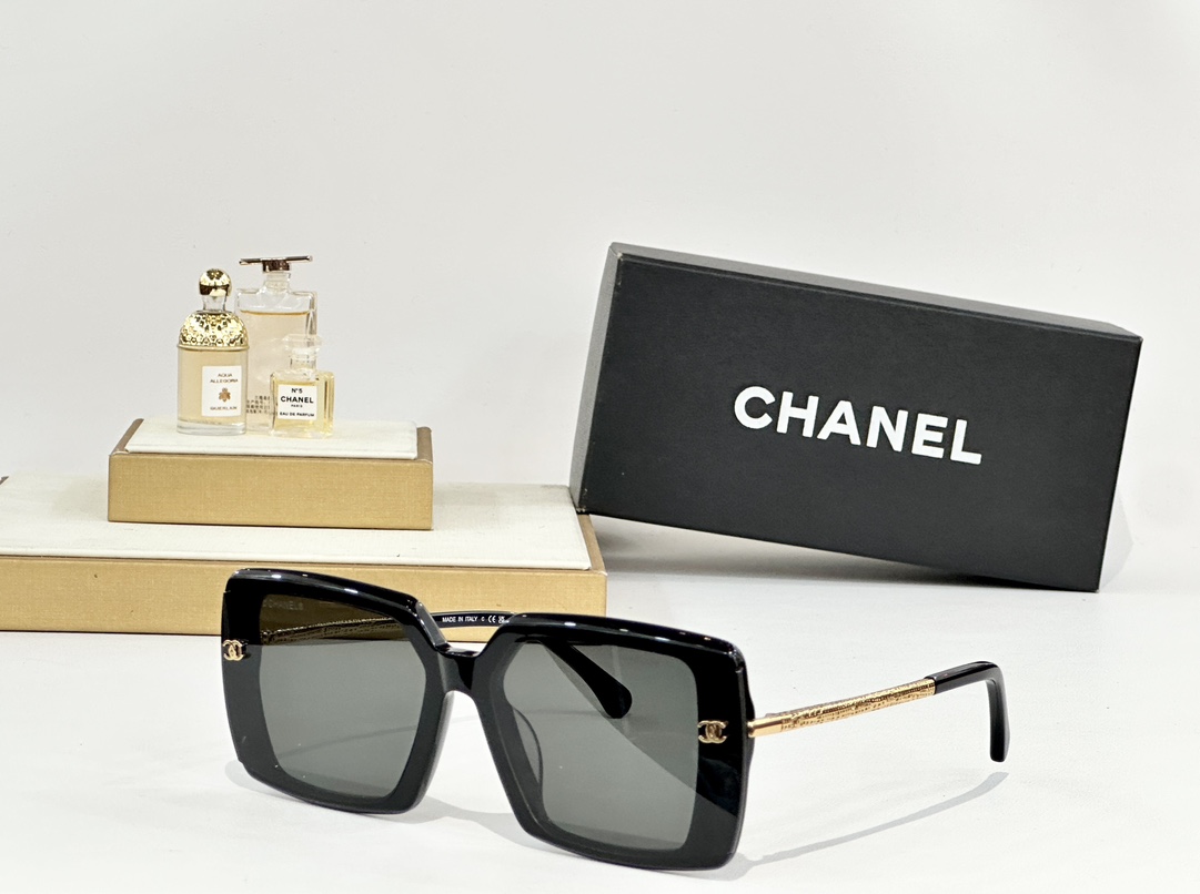  CHANEL
MOD：2212
Size：63口17 145
