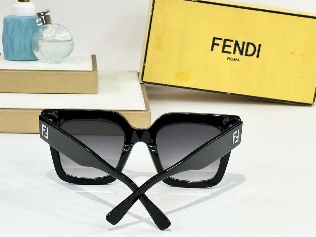  FENDI
MOD：FF 0055
Size：50口23 145
