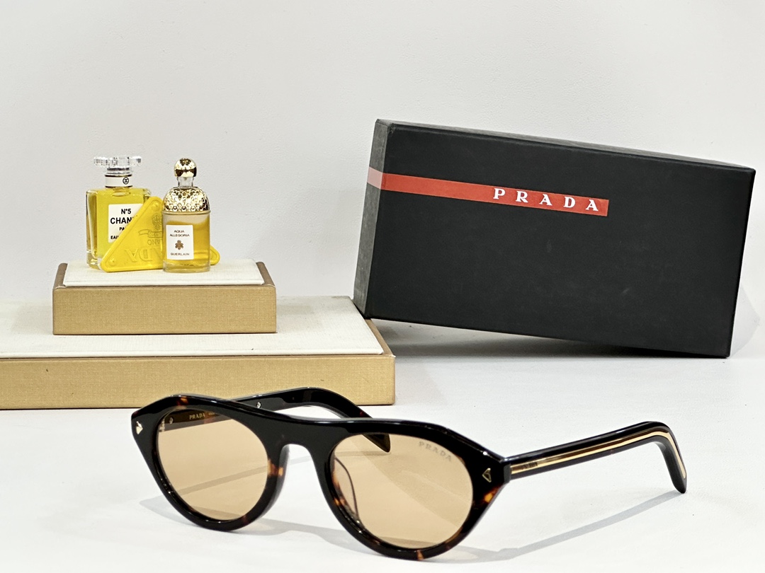  PRADA
MOD：SPR B15
Size：51口21 145
