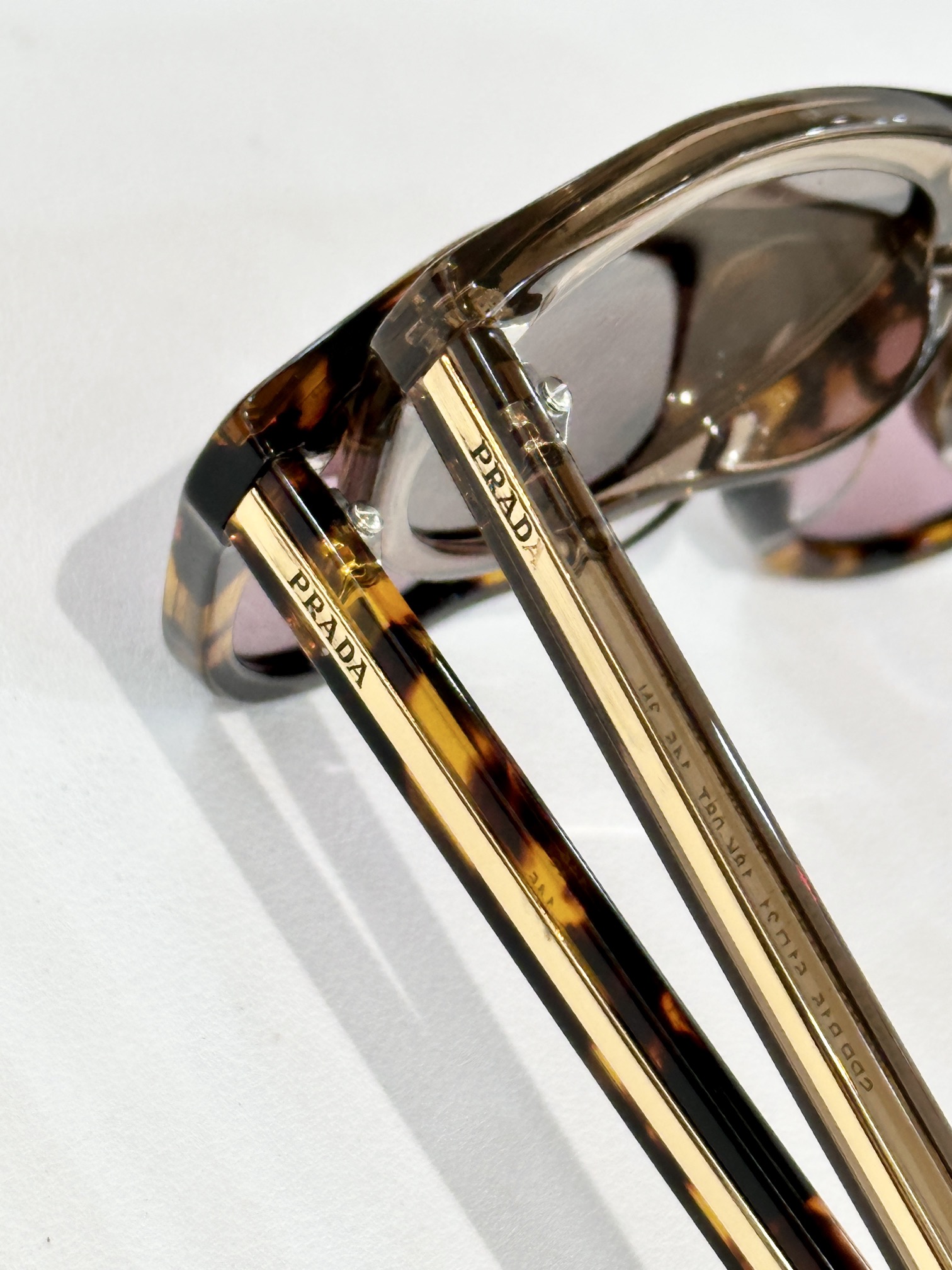  PRADA
MOD：SPR B15
Size：51口21 145
