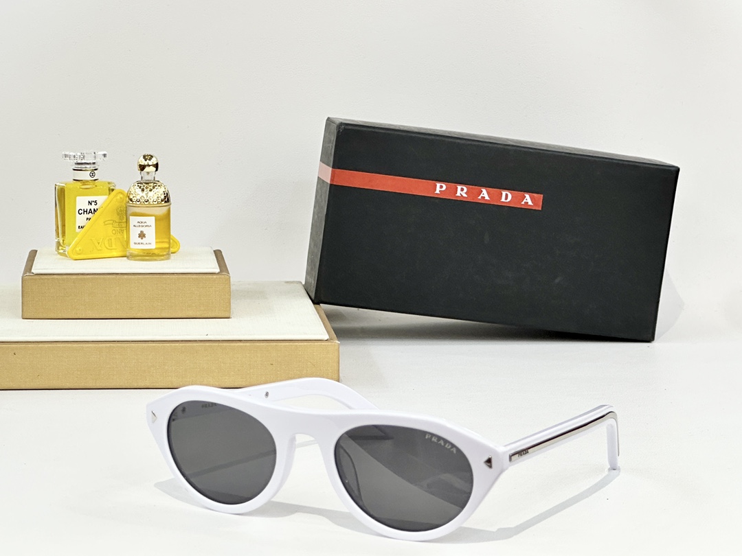  PRADA
MOD：SPR B15
Size：51口21 145
