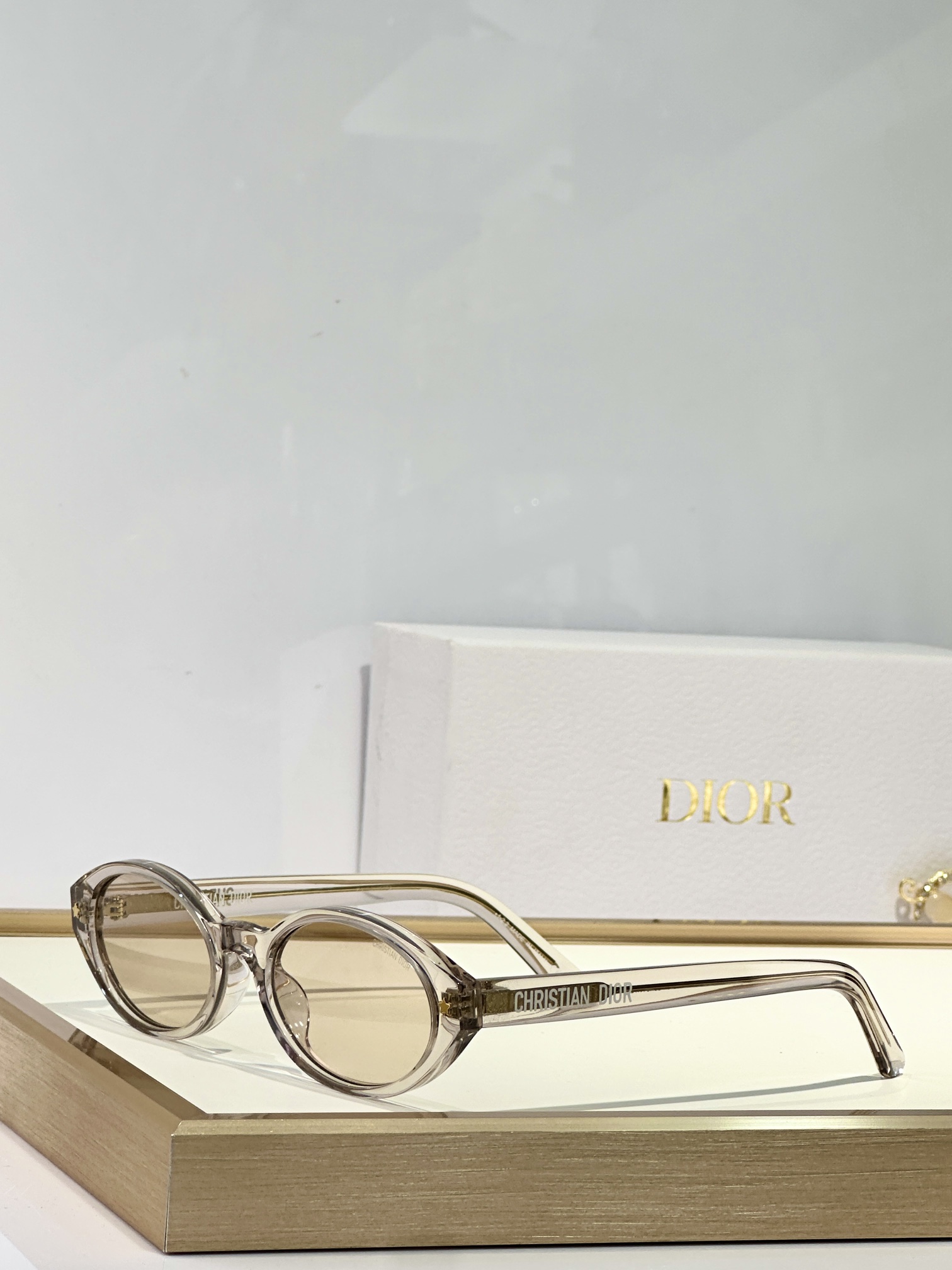  DIOR 
MODEL DiorPacific R1I
SIZE：54口18-140
