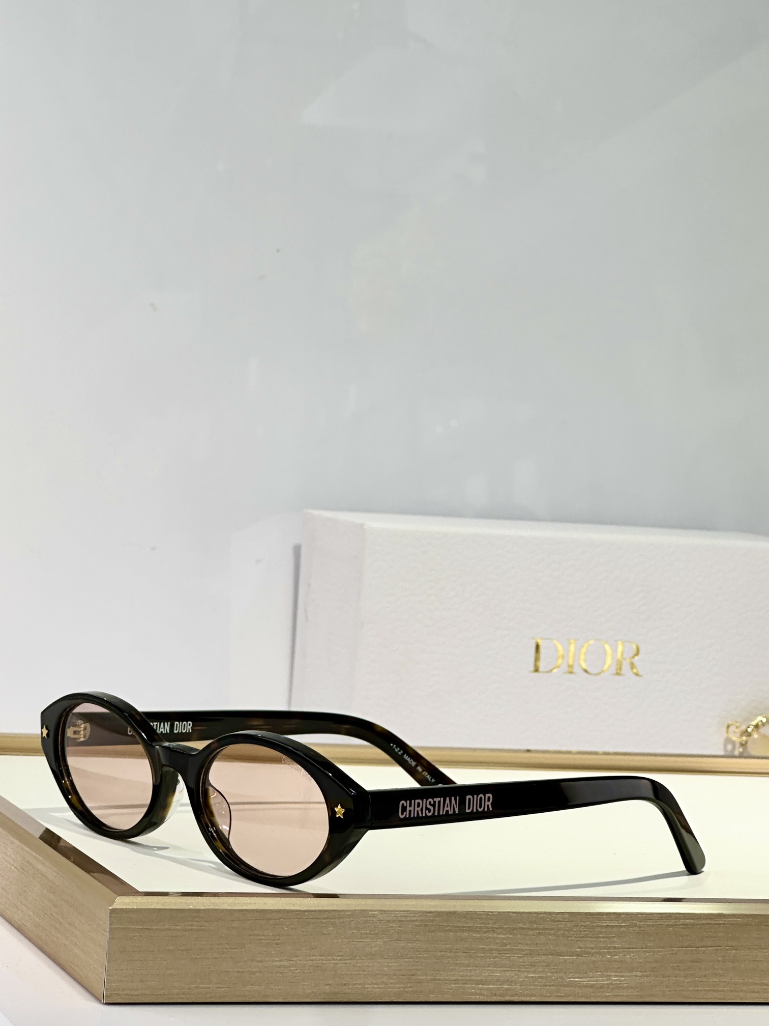  DIOR 
MODEL DiorPacific R1I
SIZE：54口18-140
