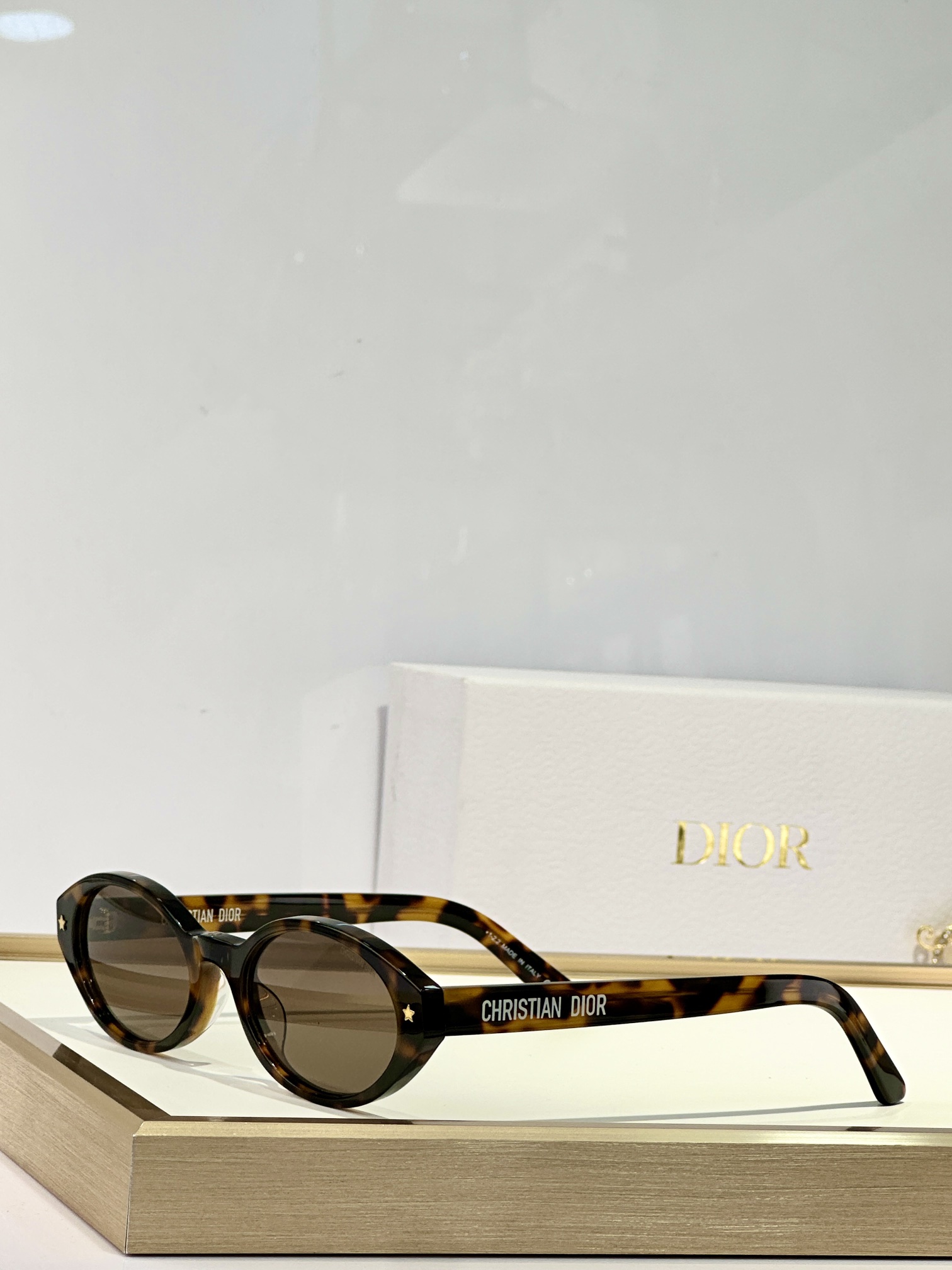  DIOR 
MODEL DiorPacific R1I
SIZE：54口18-140
