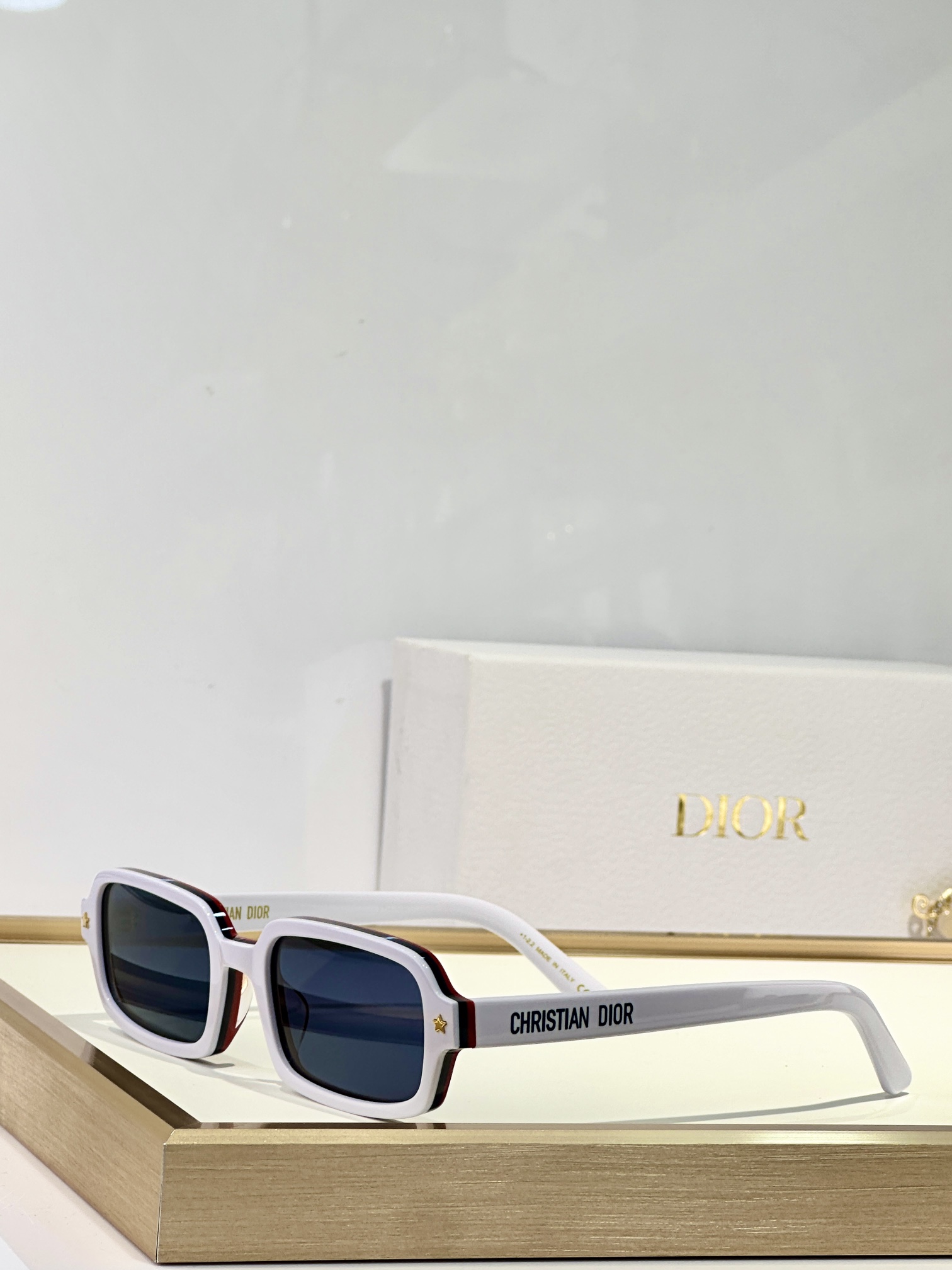  DIOR
MODEL DiorPacific S3I 
SIZE：53口21-145
