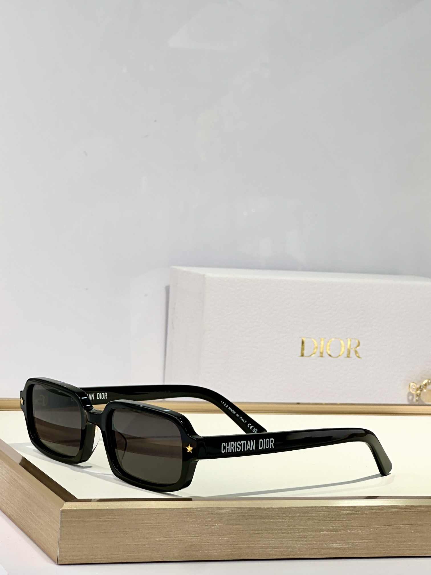  DIOR
MODEL DiorPacific S3I 
SIZE：53口21-145
