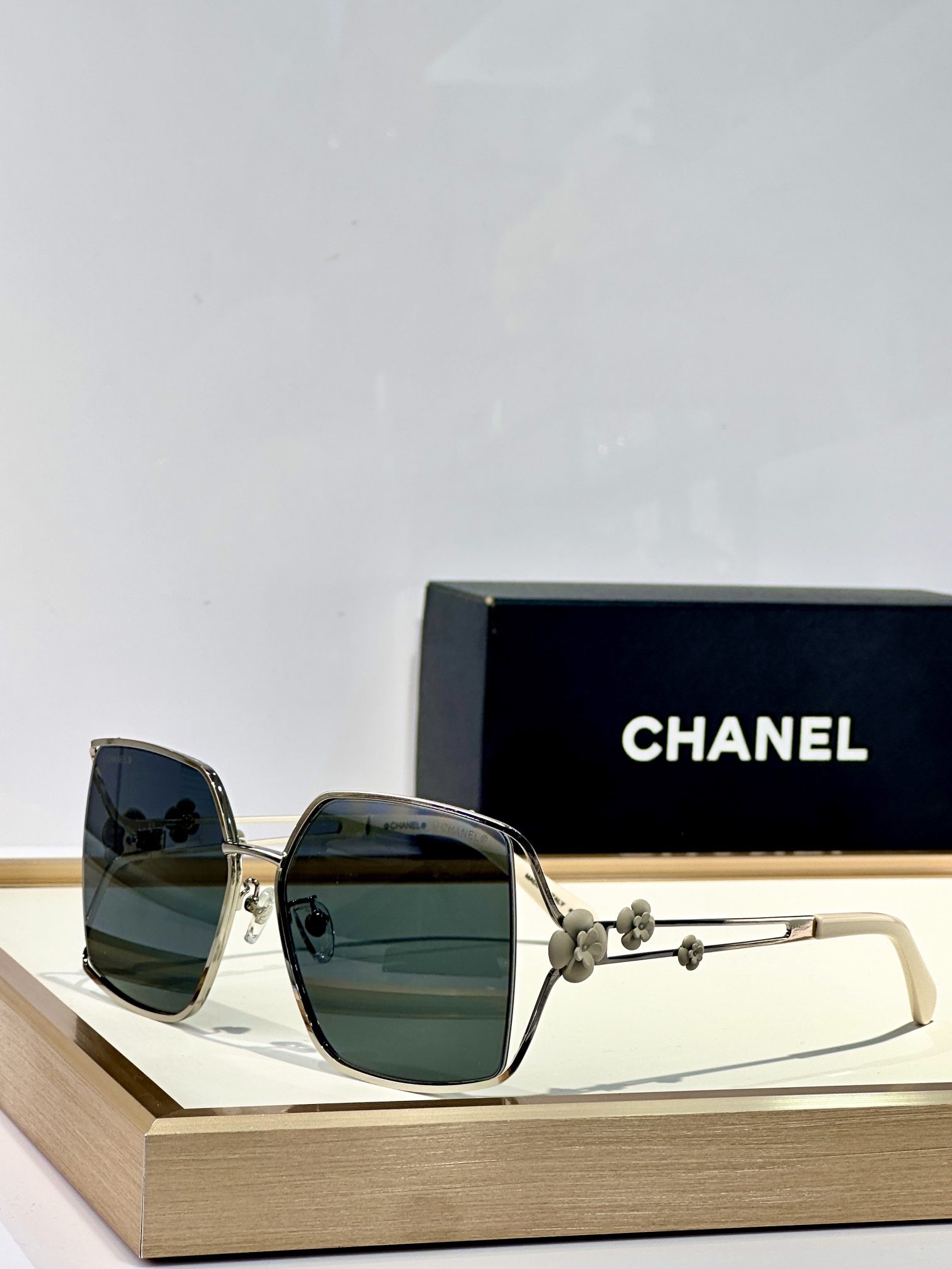  CHANEL
MOD：CH5115C
Size：62口17-138
