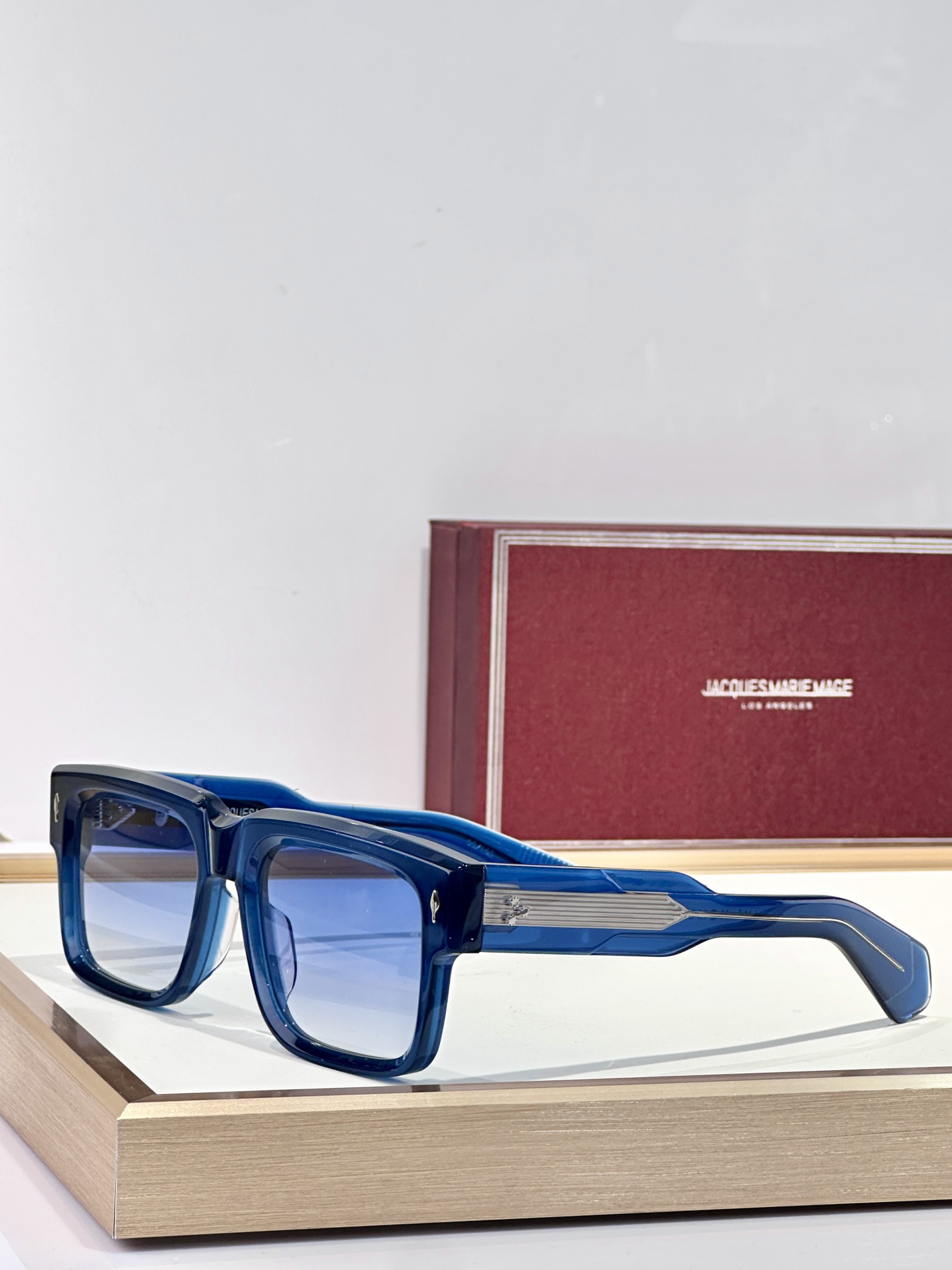 JACQUES MARIE MAG
MODEL：HEMMINGS
SIZE：55口22
 
变色 