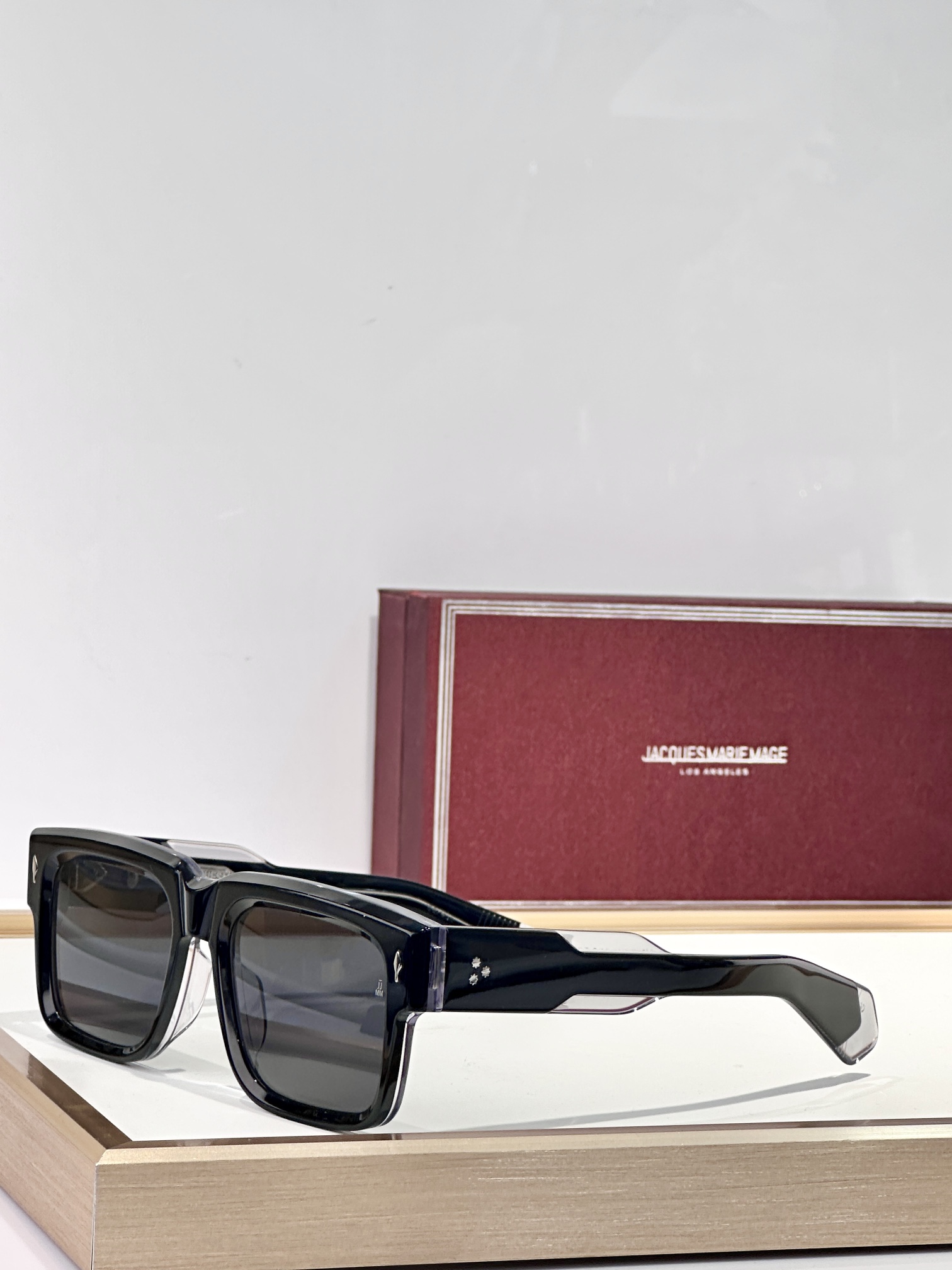 JACQUES MARIE MAG
MODEL：HEMMINGS
SIZE：55口22
 
变色 