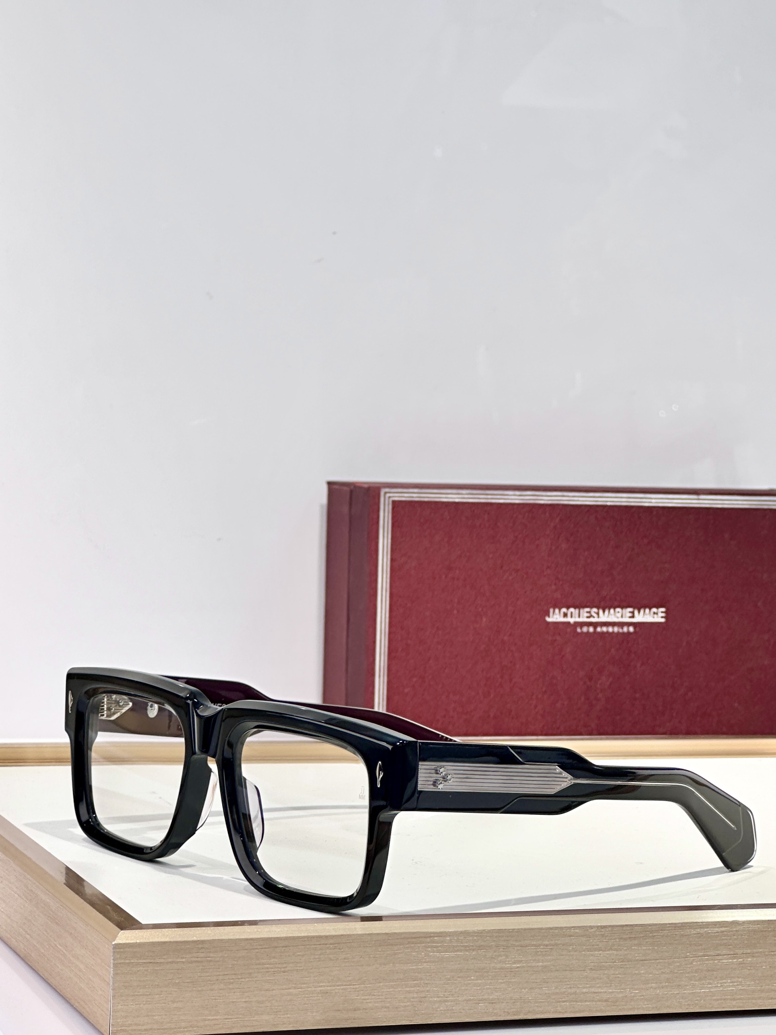 JACQUES MARIE MAG
MODEL：HEMMINGS
SIZE：55口22
 
变色 