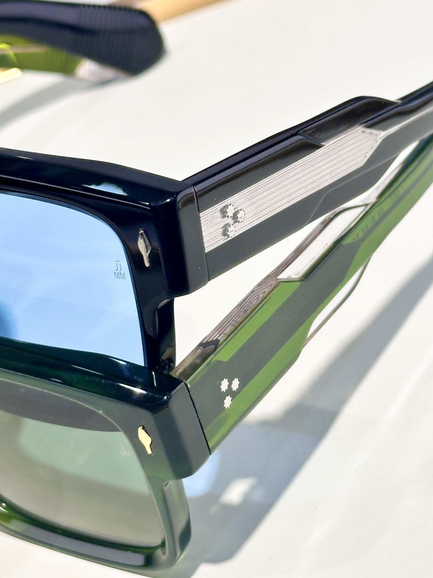 JACQUES MARIE MAG
MODEL：HEMMINGS
SIZE：55口22
 
变色 