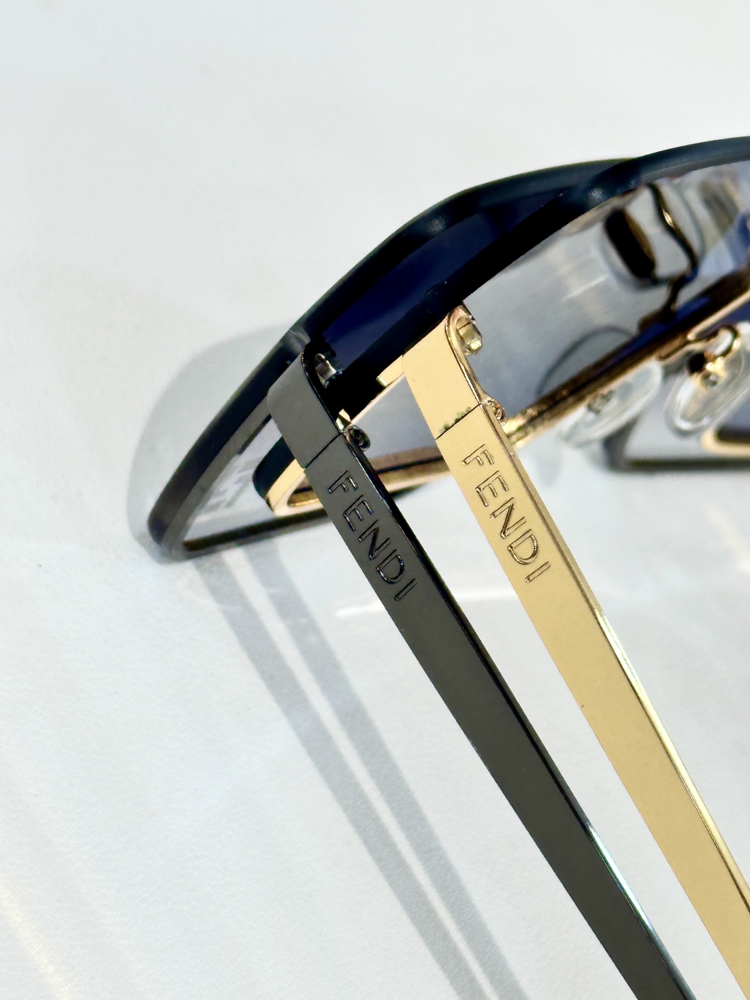  FEND* 
MOD：FE4077
SIZE61口15-143
