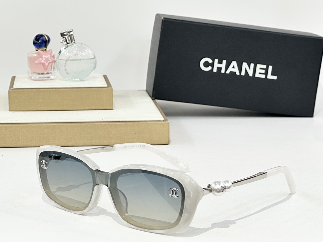  CHANEL
MOD：A95100
Size：53口21 145

