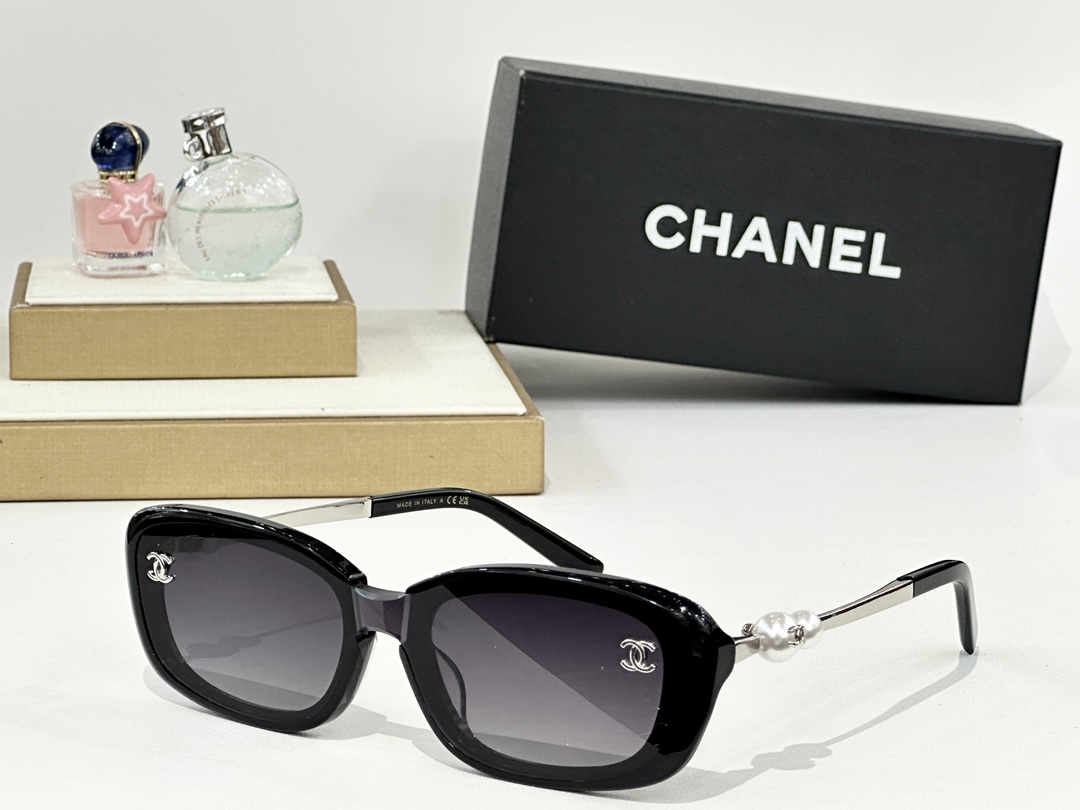  CHANEL
MOD：A95100
Size：53口21 145

