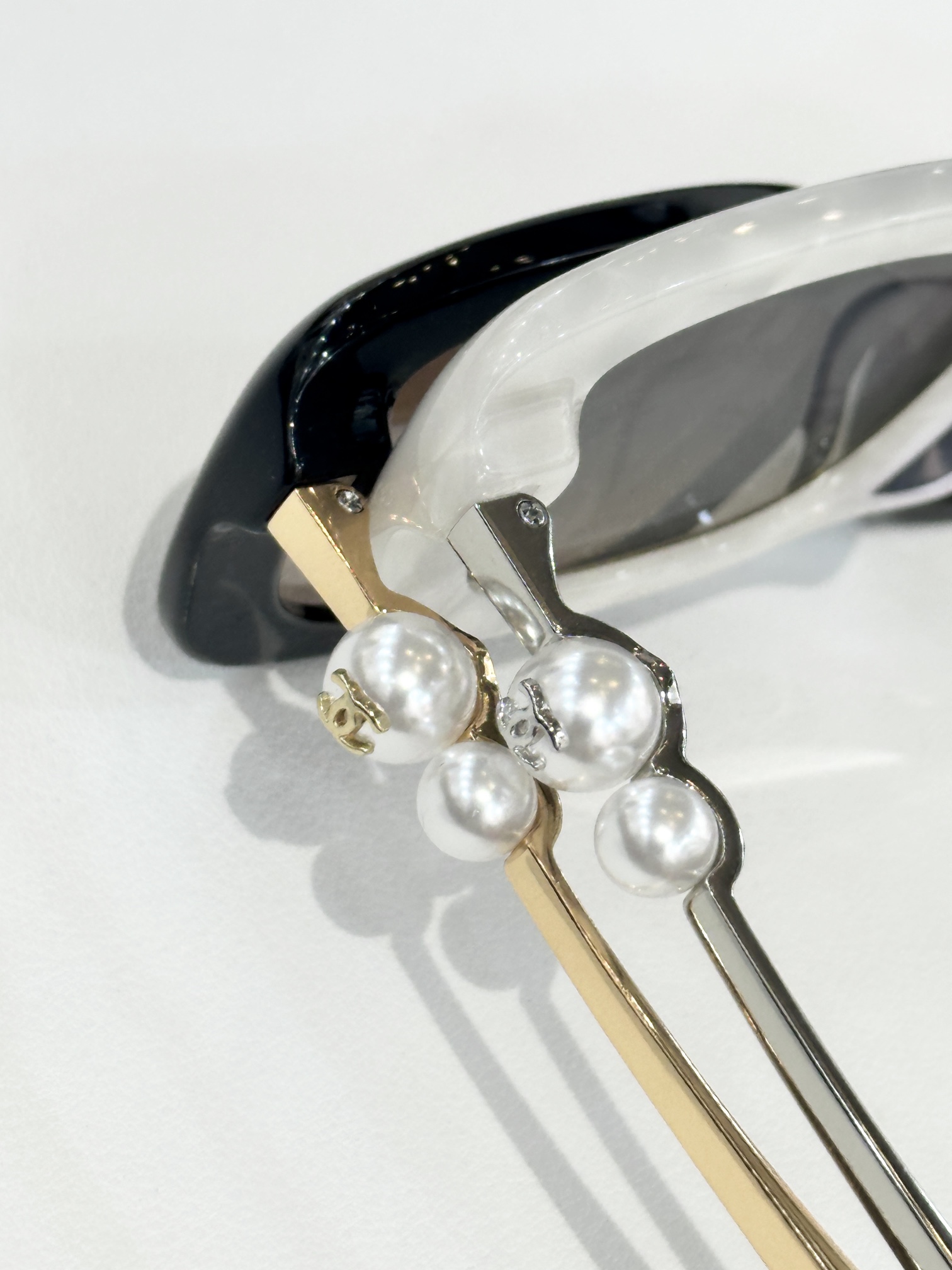  CHANEL
MOD：A95100
Size：53口21 145


