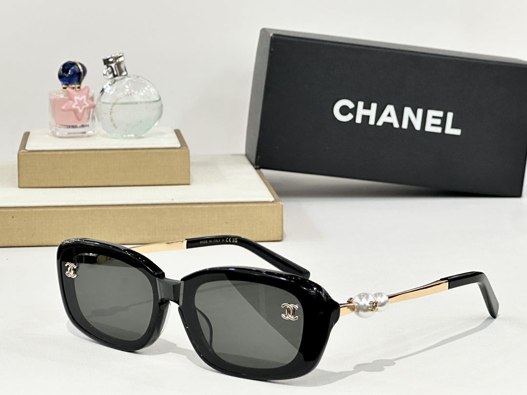  CHANEL
MOD：A95100
Size：53口21 145

