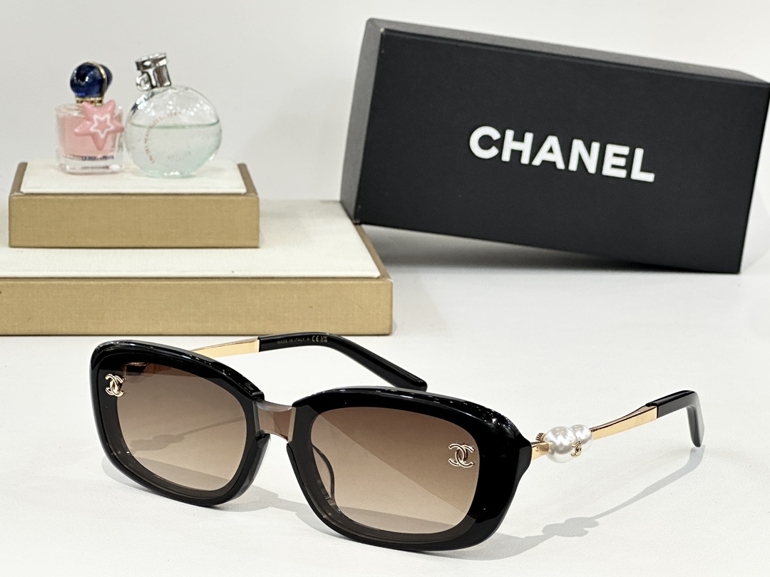  CHANEL
MOD：A95100
Size：53口21 145


