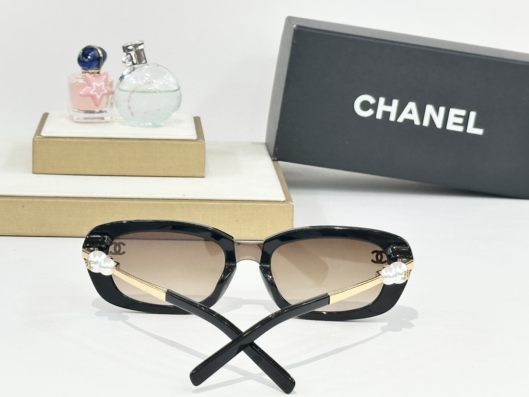  CHANEL
MOD：A95100
Size：53口21 145

