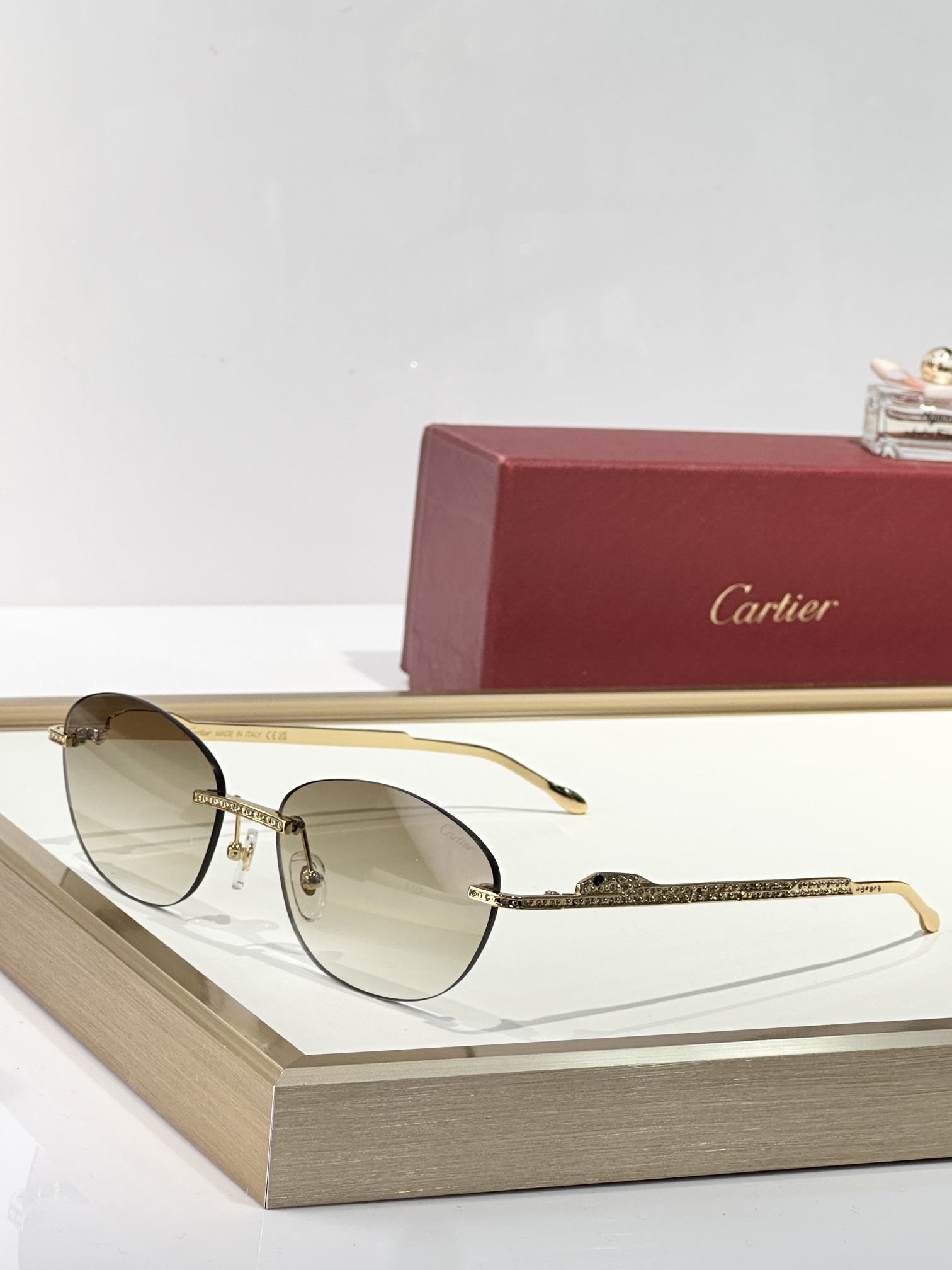  Cartier
MOD：CT0486S
Size：60口18 140

