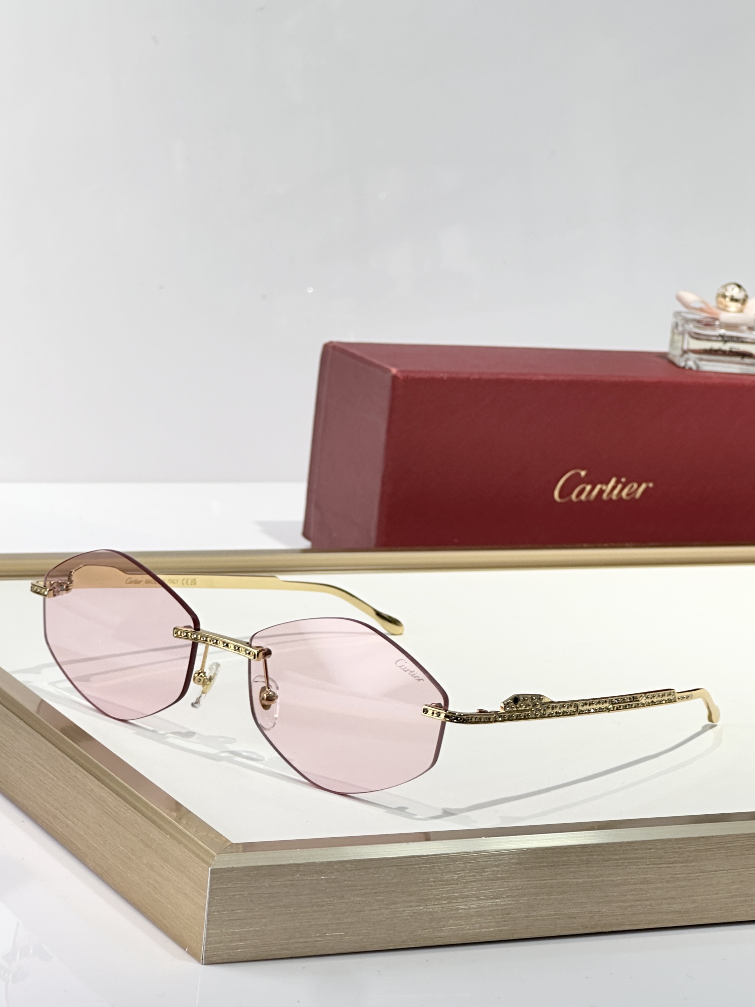  Cartier
MOD：CT0487S
Size：61口18 140

