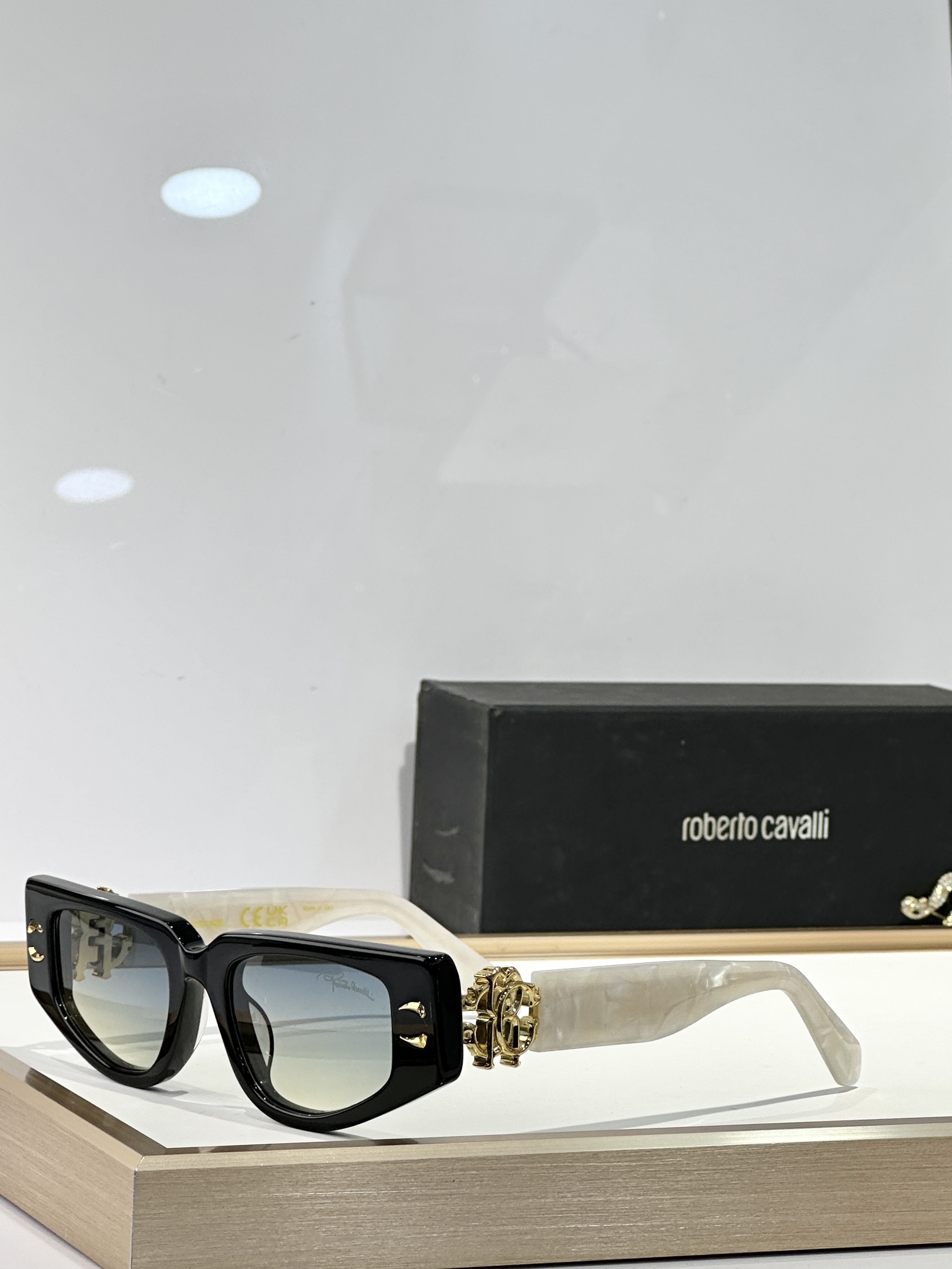  Roberto Cavalie*
MODEL：SPC057M
SIZE：51口20-135
