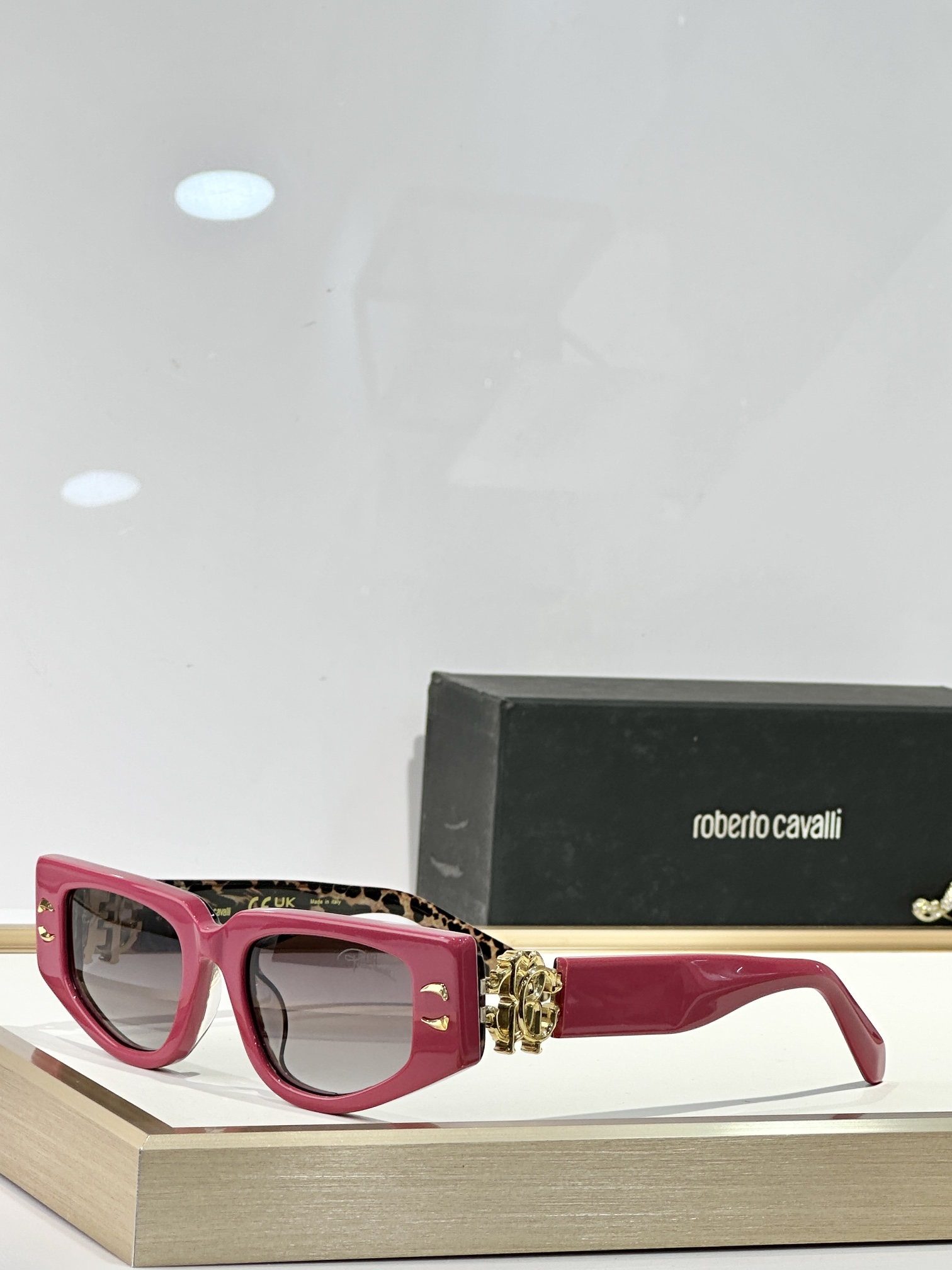  Roberto Cavalie*
MODEL：SPC057M
SIZE：51口20-135
