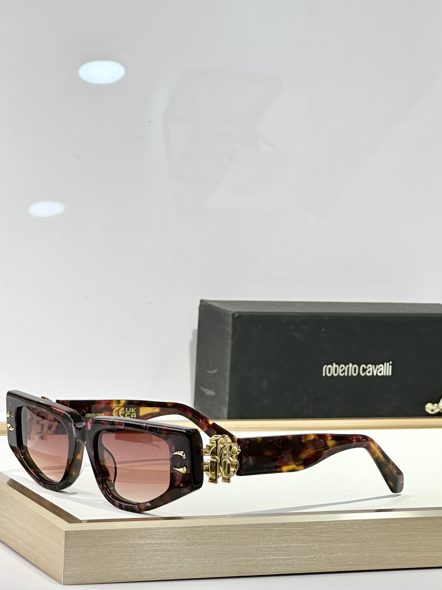  Roberto Cavalie*
MODEL：SPC057M
SIZE：51口20-135
