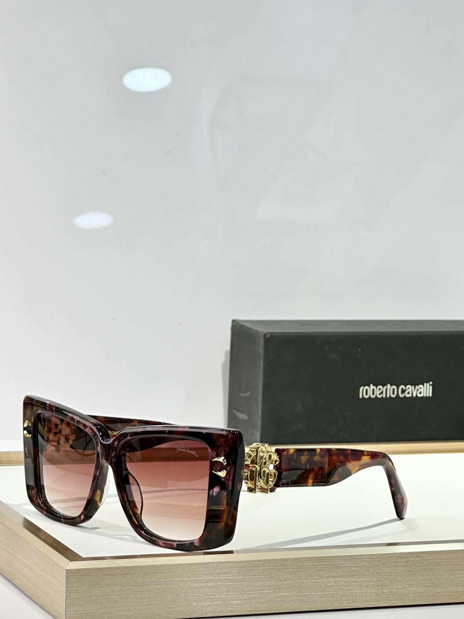  Roberto Cavalie*
MODEL：SPC056M
SIZE：54口15-135
