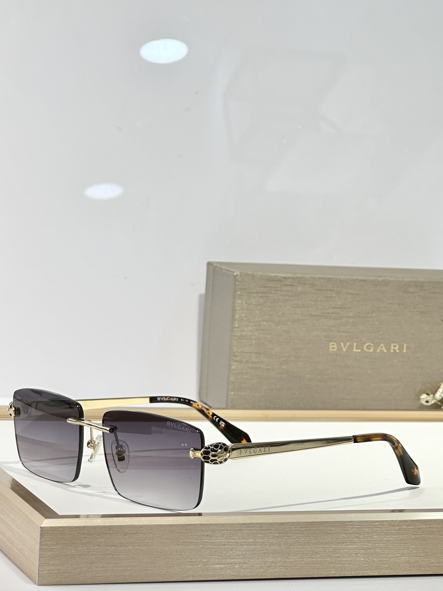  BVLGARI
MOD：BV40065I
Size：57口15 140
