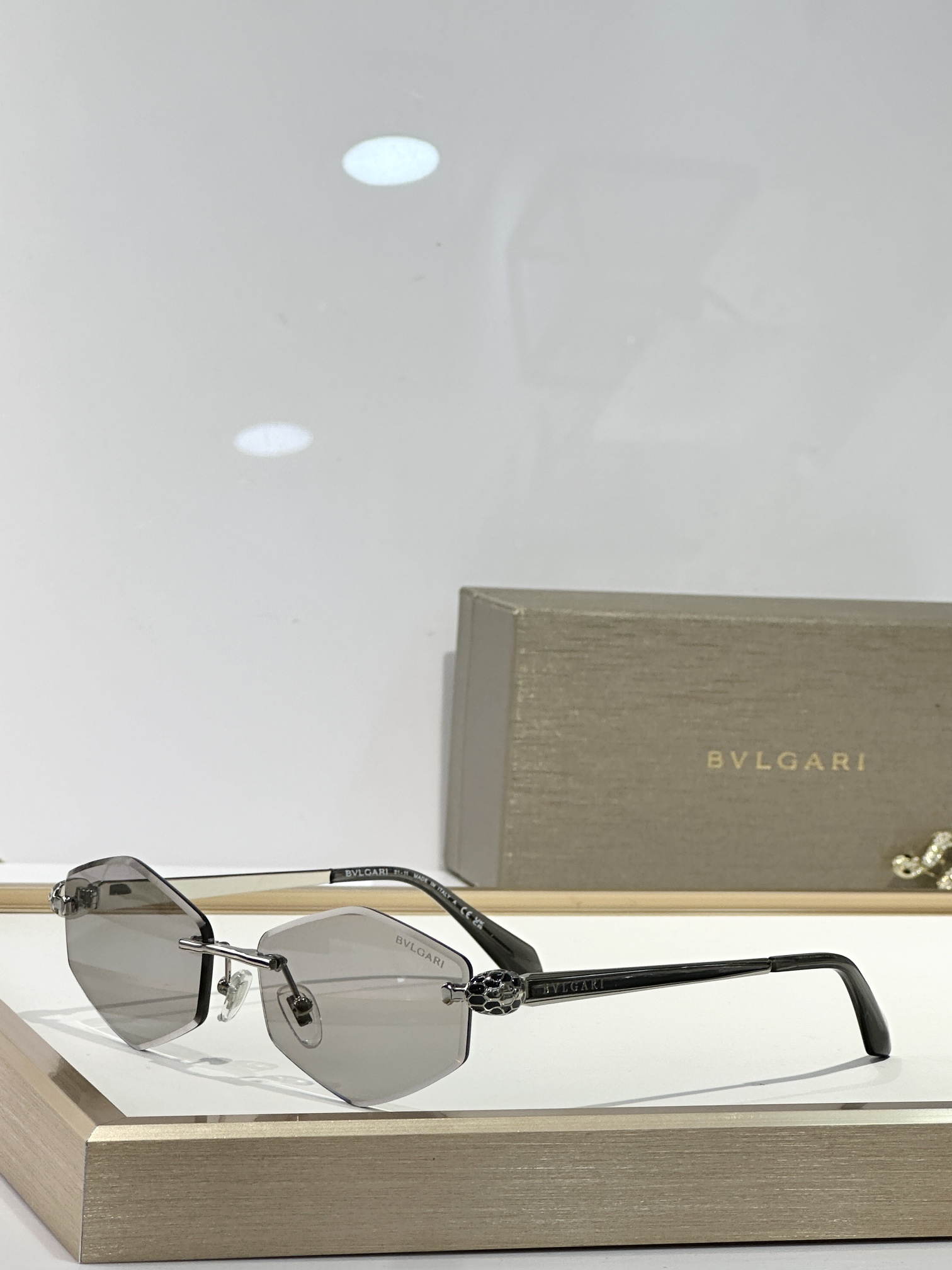  BVLGARI
MOD：BV40076I
Size：57口15 140
