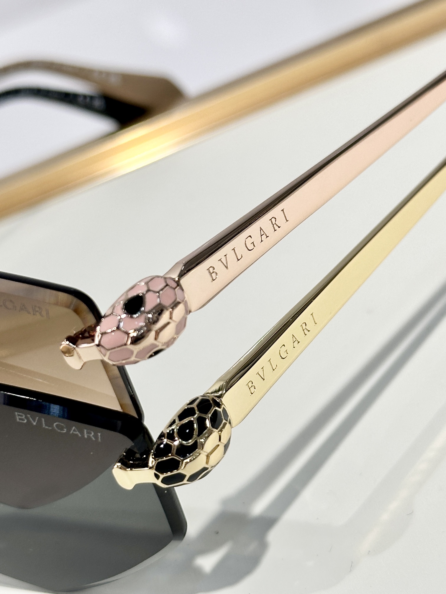  BVLGARI
MOD：BV40076I
Size：57口15 140
